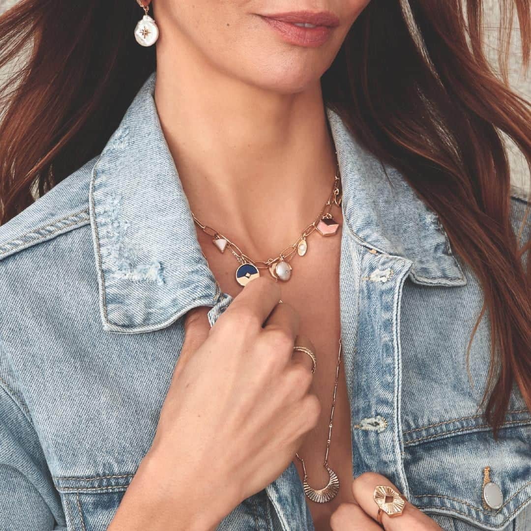 アクセサライズのインスタグラム：「These pearl beauties are our jam whether we're staying in or going out 💖   This is part of our Z for Accessorize collection, beautiful gold-plated pieces designed by luxury jewellery designer @zarasimonjewellery  Tap to shop or head to the link in our bio #Accessorize」