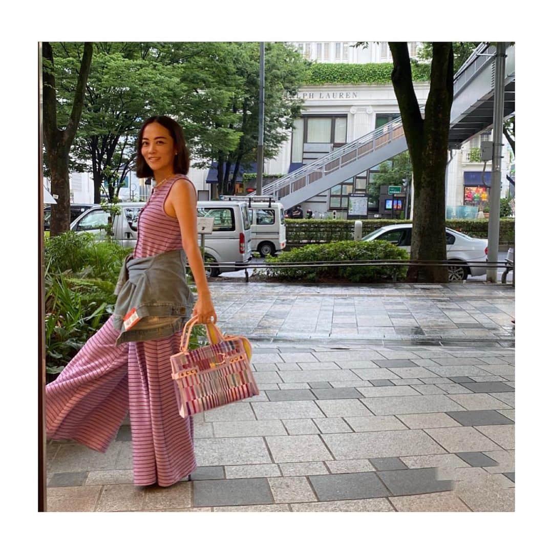 HiRAO INCさんのインスタグラム写真 - (HiRAO INCInstagram)「. 梅雨の季節は PVCのBag  今年は気分があがる ピンクのストライプ」7月3日 16時05分 - kayokohirao