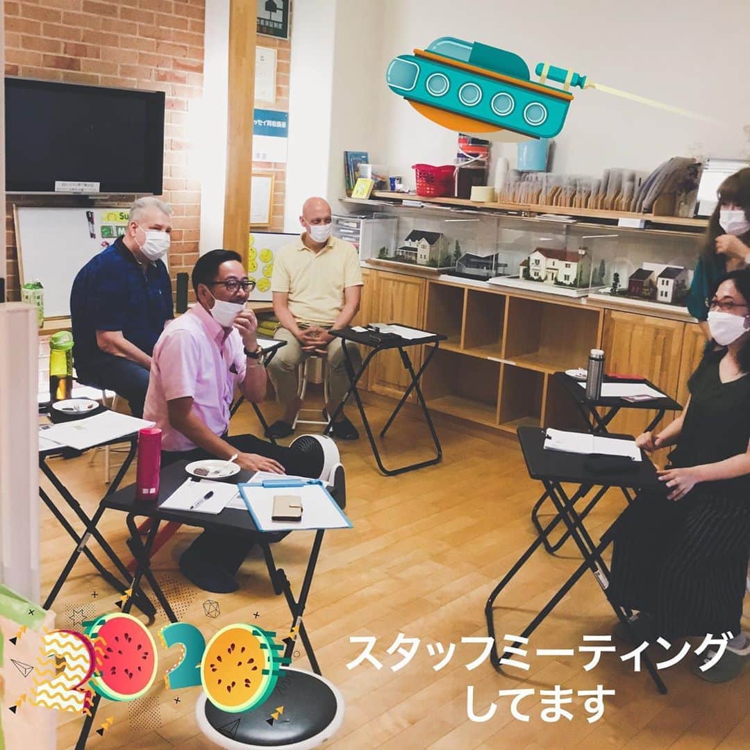 ユーロ英会話クラブのインスタグラム：「【スタッフミーティング☔️】﻿ ﻿ スタッフミーティングしたときの写真です👍﻿ ﻿ みんな真剣・・・😀﻿ ﻿ ＝＝＝＝＝＝＝＝＝＝＝＝＝＝﻿ サチフル英会話クラブ﻿ http://sachifull.com/﻿ ☎0561-58-9450（代表） ﻿ 長久手本校 (長久手アピタ北側出口　徒歩1分)﻿ ●ベビークラス●キッズクラス●大人クラス﻿ 東浦校 (石浜駅　徒歩3分)﻿ ●キッズクラス●大人クラス﻿ ＝＝＝＝＝＝＝＝＝＝＝＝＝＝ ﻿ ﻿ #英語 #英会話 #英会話教室 #英会話スクール #キッズ英会話 #キッズイングリッシュ #英語の勉強 #べびー #ベビー #子供 #子ども #キッズ #学生 #英会話初心者 #英語の勉強垢 #子供英会話 #社会人の勉強垢 #海外旅行 #留学 #studyenglish #instastudy #長久手 #東浦 #サチフル英会話クラブ #サチフル #2020 #2020年 #スタッフ #staff #meeting」