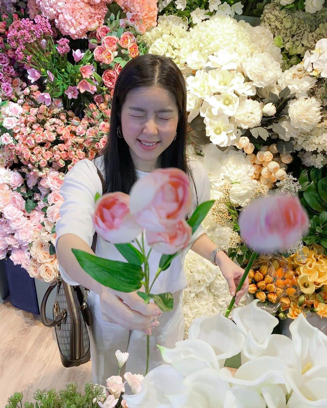 GYEON SEOさんのインスタグラム写真 - (GYEON SEOInstagram)「_* 💐🌷🌻 . . #gomdorishotz」7月3日 16時19分 - queengyeon