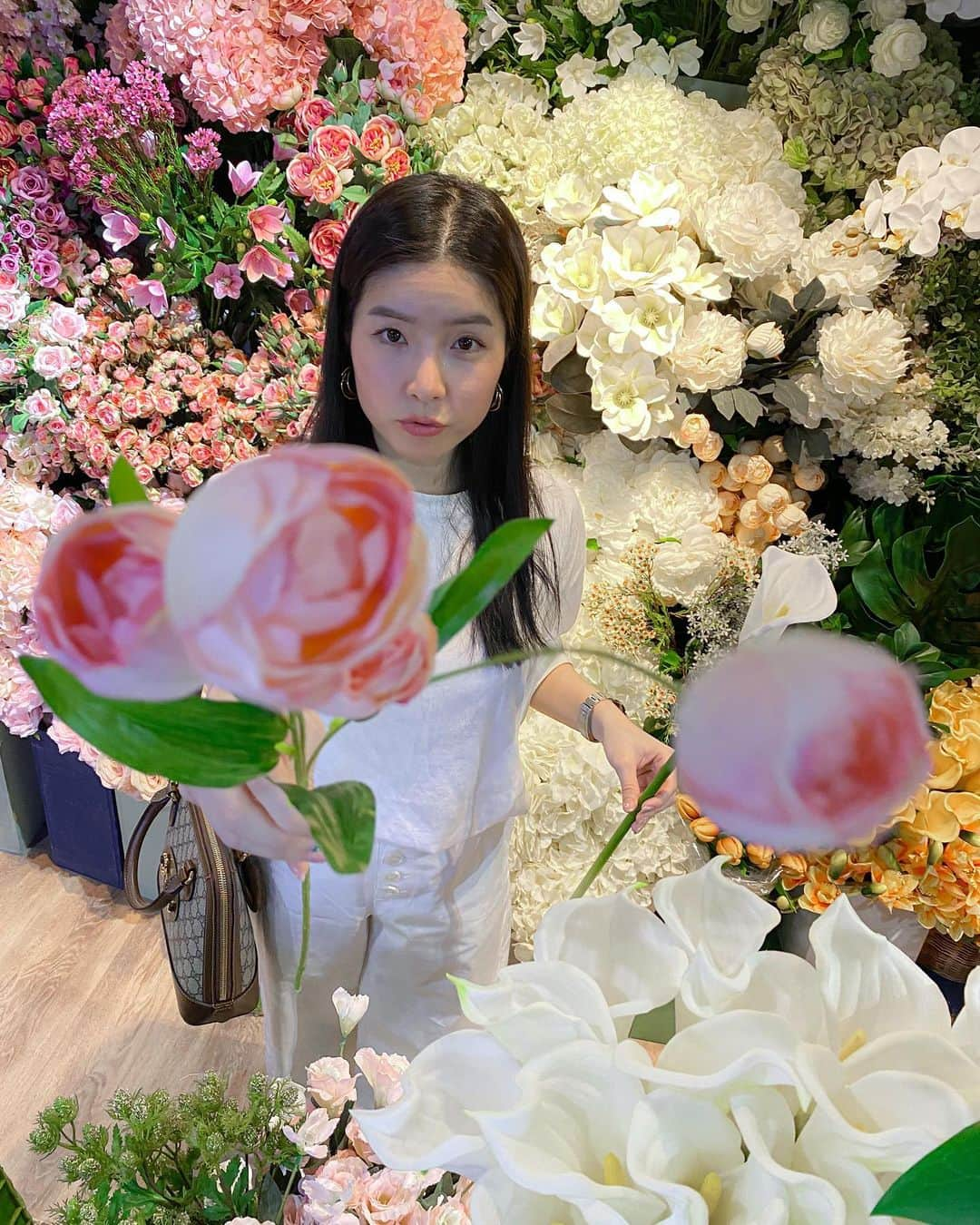 GYEON SEOさんのインスタグラム写真 - (GYEON SEOInstagram)「_* 💐🌷🌻 . . #gomdorishotz」7月3日 16時19分 - queengyeon