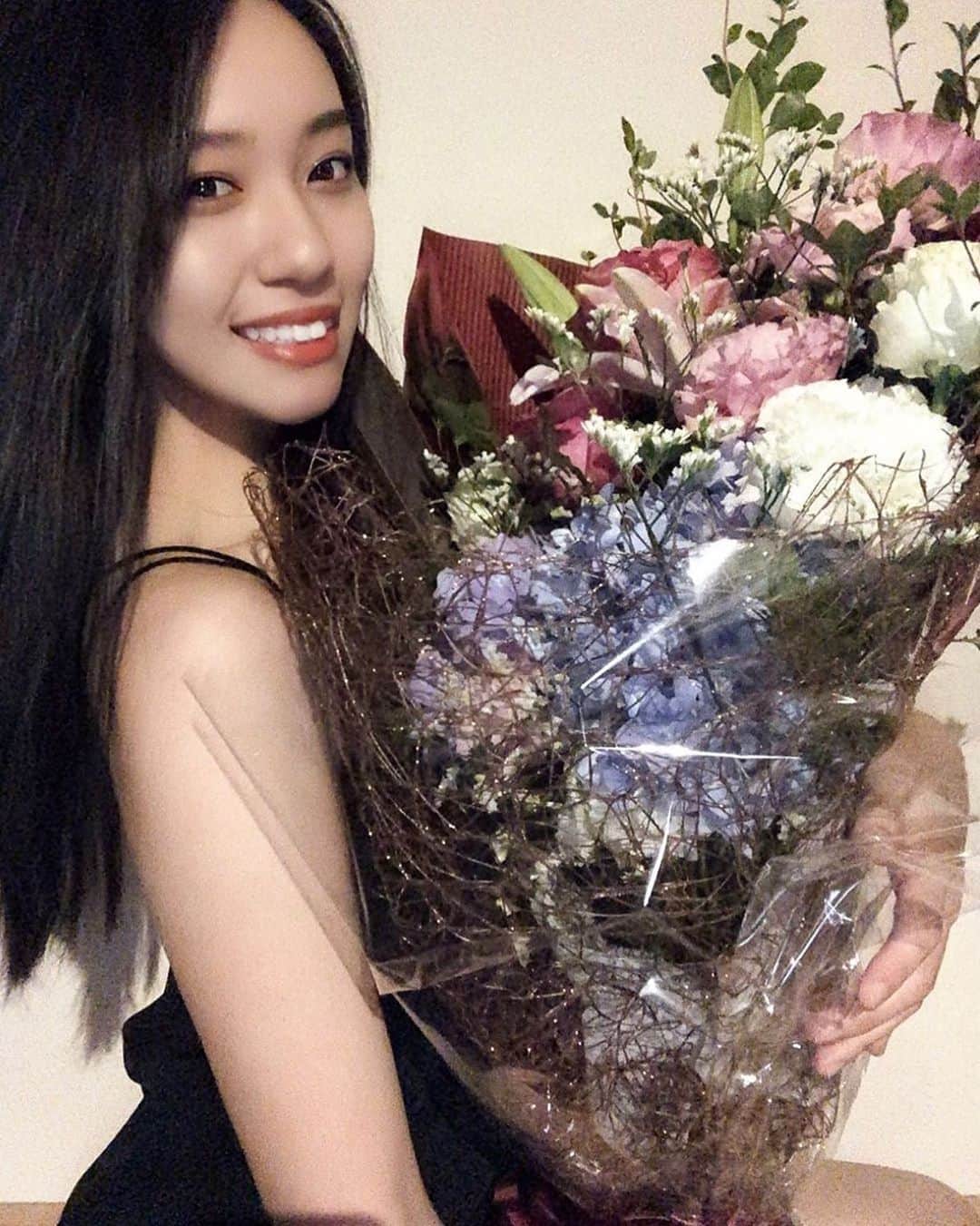 CYBERJAPAN Staffのインスタグラム：「She just turned 18 yrs old❣️Happy birthday 🥳 🎉❣️ @cjd_riko  7月1日今日は18歳の誕生日でした✨💓 幸せいっぱいな1日を過ごせました💧 こんなにも素敵な人脈に恵まれ成長させてもらえる環境にある事をあらためて気づくことが出来ました。 18歳今年の抱負は、母のような女性になる事です。凛とした強さと美しさをまとう笑顔溢れるそんな女性を目指して参ります🥀 ・ そして皆様、お祝いのメッセージ本当にありがとうございます💧力になる言葉を沢山頂けました。お祝いのお言葉、応援メッセージをもとに精進致します💪🔥 18歳のRIKOをどうぞ宜しくお願い致します💓 ・ #cyberjapan #サイバージャパン #新人 #cjd_riko #birthdaygirl」