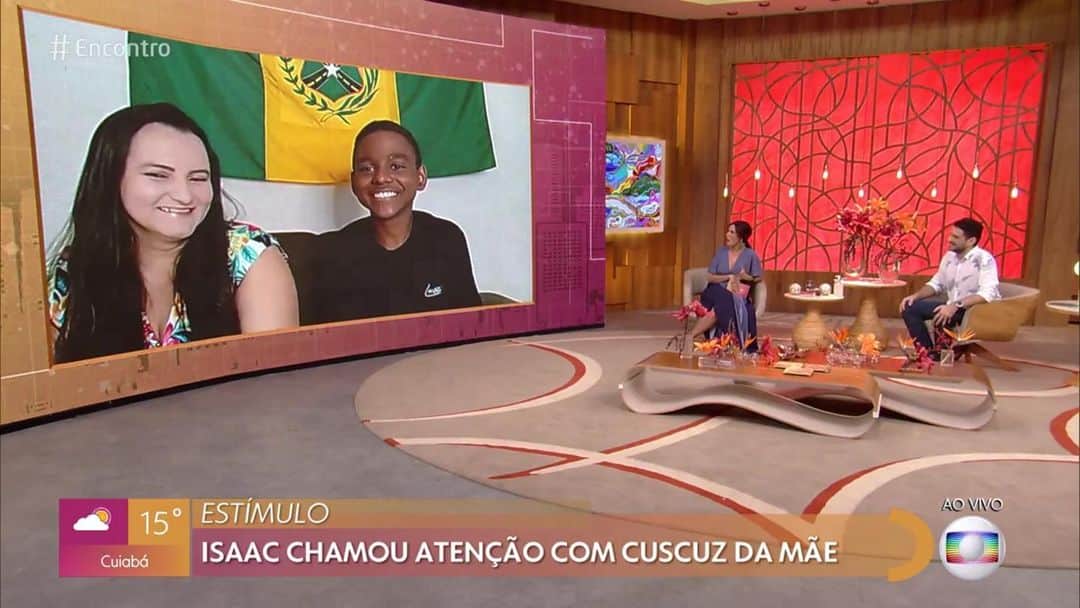 ファチマ・ベルナルデスのインスタグラム：「Hoje esse menino de 13 anos iluminou nosso dia. Isaac tem um sorriso lindo, é inteligente e tem muito amor pra distribuir. O orgulho da mãe tem razão de ser. Quem quiser ver a participação dele no #encontrocomfatima é só acessar nosso site no #Gshow.」