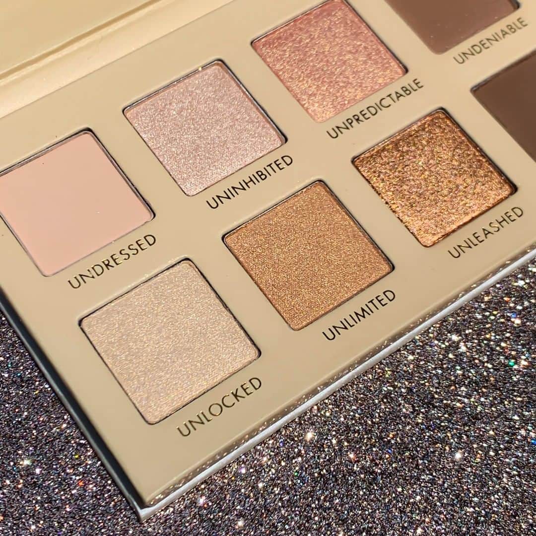 LORACさんのインスタグラム写真 - (LORACInstagram)「#GIVEAWAY ALERT!  Want to WIN a FREE UNZIPPED GOLD Eye Shadow Palette?! #UNZIPPEDGOLDGiveaway  Rules to WIN: 1. Follow @LORACCosmetics 2. Like this post 3. Comment why you love this LORAC Legend! 4. If you do all 3, you could win! Official Rules: (U.S. Only) *No purchase necessary, must be 13 years old or over. The #UNZIPPEDGOLDGiveaway ends Monday 7/6, at 11:59PM PST‬, where a lucky winner will be contacted via DM ‪on Tuesday, 7/7 💛   📸: @taylorstammen」7月3日 9時00分 - loraccosmetics