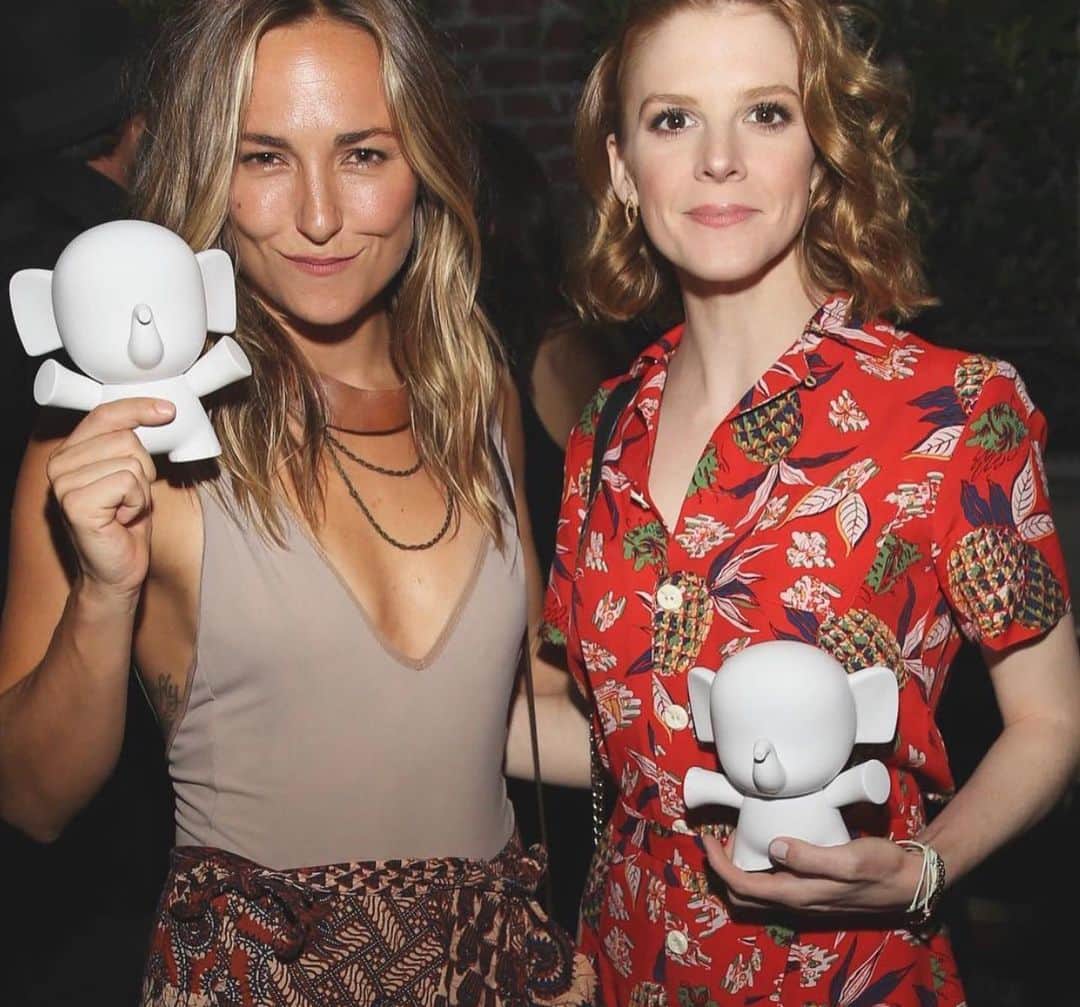 ブリアナ・エヴィガンさんのインスタグラム写真 - (ブリアナ・エヴィガンInstagram)「Oh how I miss you ladies... like too much. It hurts just a little. 💙🧡」7月3日 9時32分 - brianaevigan