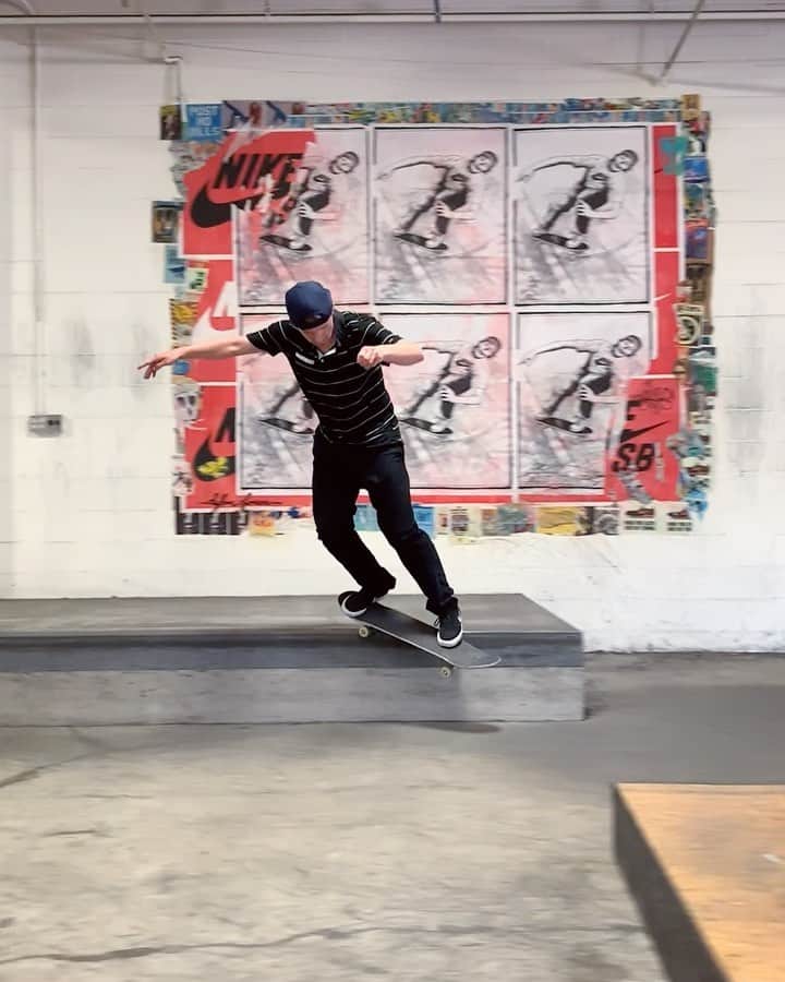 シェーン・オニールのインスタグラム：「Sw flip bs smith sw flip 🥵」