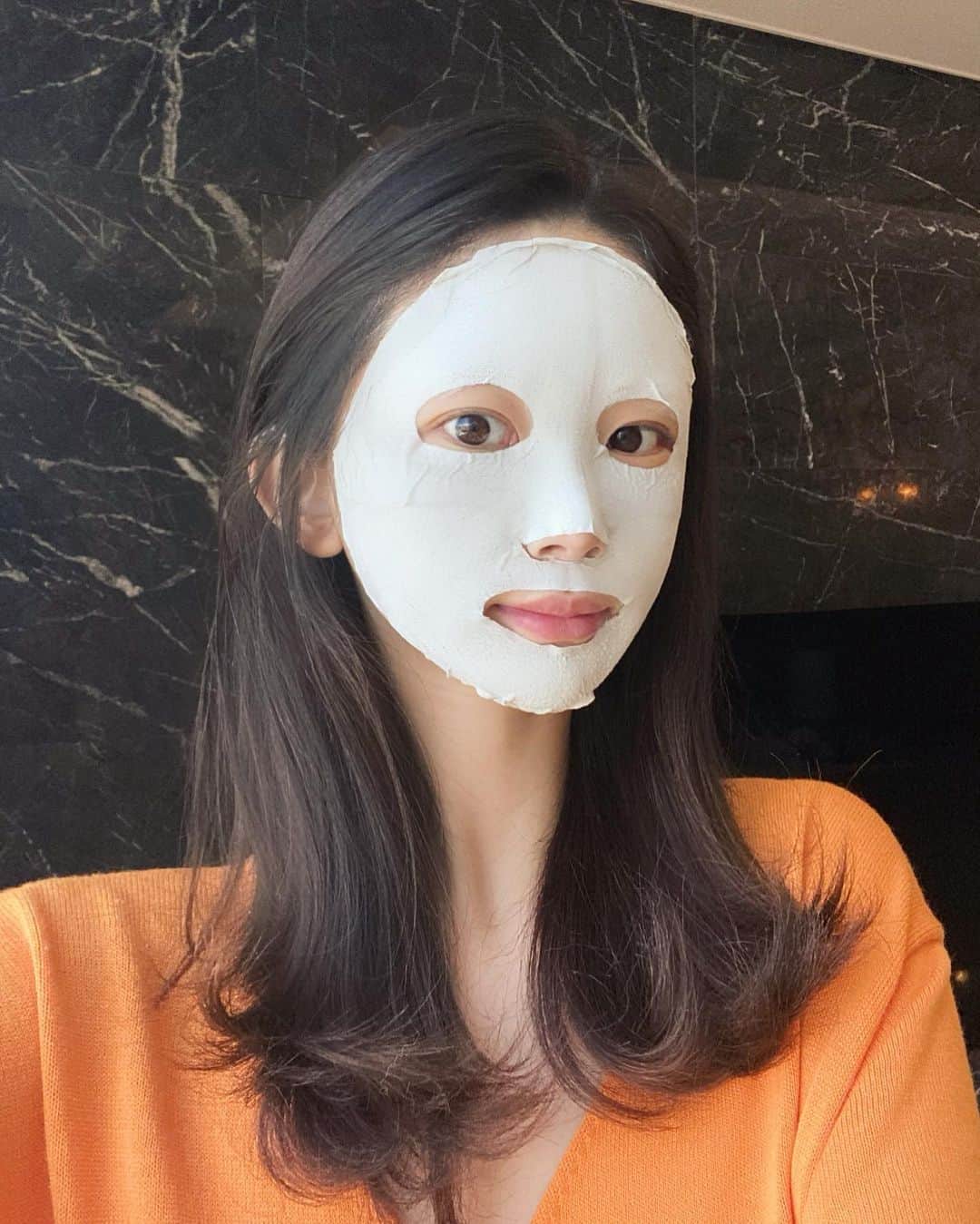 キム・ミニさんのインスタグラム写真 - (キム・ミニInstagram)「굿모닝 🌞 저는 화이트팩 덕분에 집에서 하는 프리미엄 홈케어에 푹 빠졌어요  🤍 화이트팩 50분째 붙히고 티비보면서 졸다가 떼어내고 나면 매끈매끈 깐달걀같은 피부결을 경험하실거예요  🥰🥰 준비수량이 어제 다 빠져서 오늘 오전에 추가로 재입고되었습니다  👍🏻👍🏻✨ 오늘출발  로켓배송이에요 🚚  MEDIHEAL 메디힐  "화이트팩"  특가묶음구성 핫딜  놓치지마세요  🤍」7月3日 10時59分 - mimiwor
