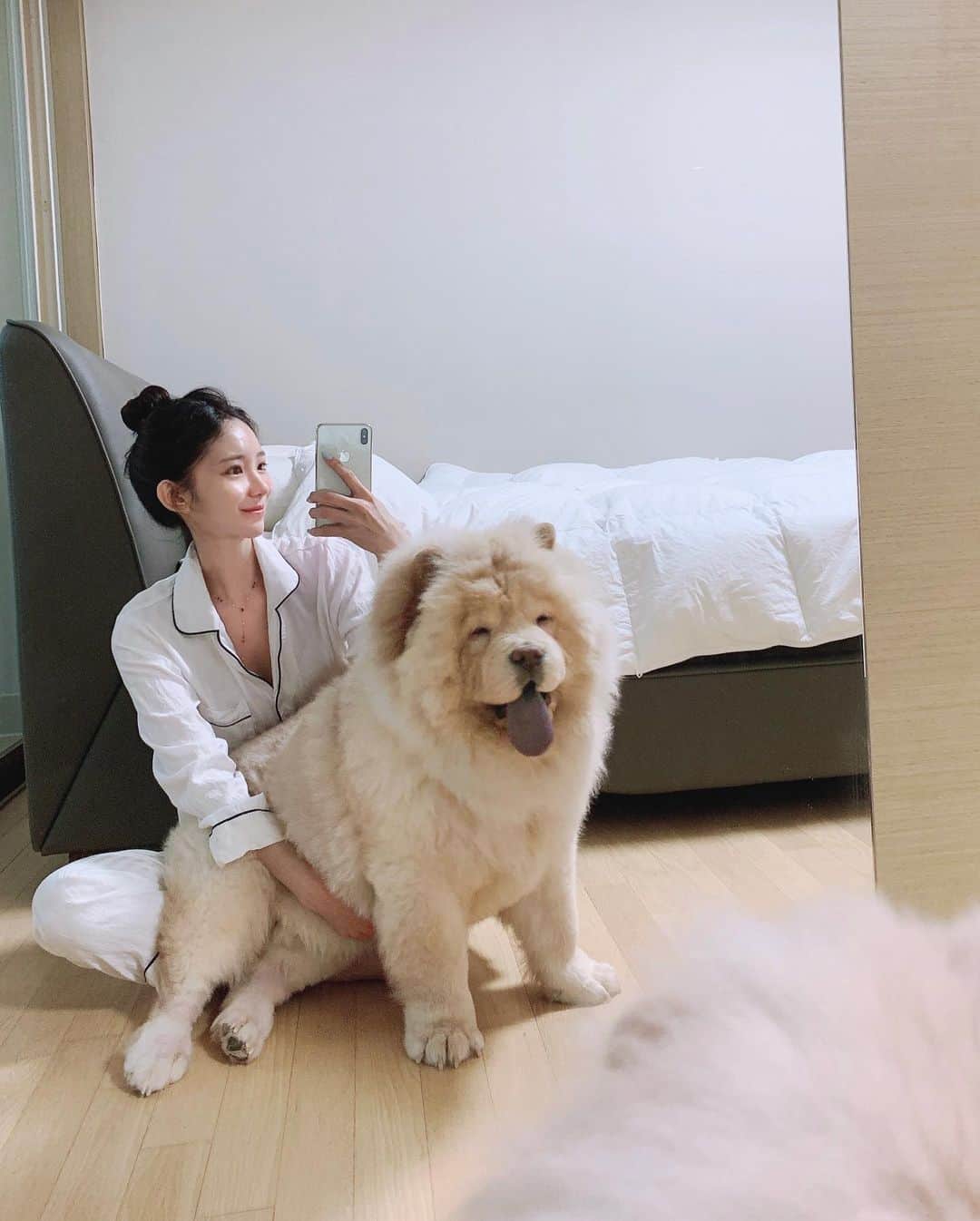 キム・ミニさんのインスタグラム写真 - (キム・ミニInstagram)「굿모닝 🌞 저는 화이트팩 덕분에 집에서 하는 프리미엄 홈케어에 푹 빠졌어요  🤍 화이트팩 50분째 붙히고 티비보면서 졸다가 떼어내고 나면 매끈매끈 깐달걀같은 피부결을 경험하실거예요  🥰🥰 준비수량이 어제 다 빠져서 오늘 오전에 추가로 재입고되었습니다  👍🏻👍🏻✨ 오늘출발  로켓배송이에요 🚚  MEDIHEAL 메디힐  "화이트팩"  특가묶음구성 핫딜  놓치지마세요  🤍」7月3日 10時59分 - mimiwor