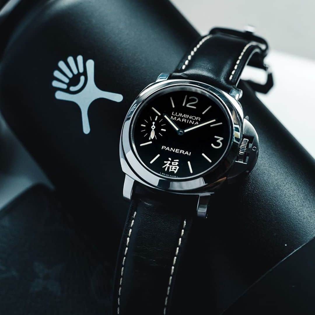 パネライのインスタグラム：「The only time we have every seen something like this on a #Panerai dial. The “Fu” edition.   The Chinese character “Fu” means good luck, or good fortune. Probably the most important “positive” character in the Chinese language.  Like it? Hate it? No comment? Pic by @wristfreaks #PaneraiCentral」