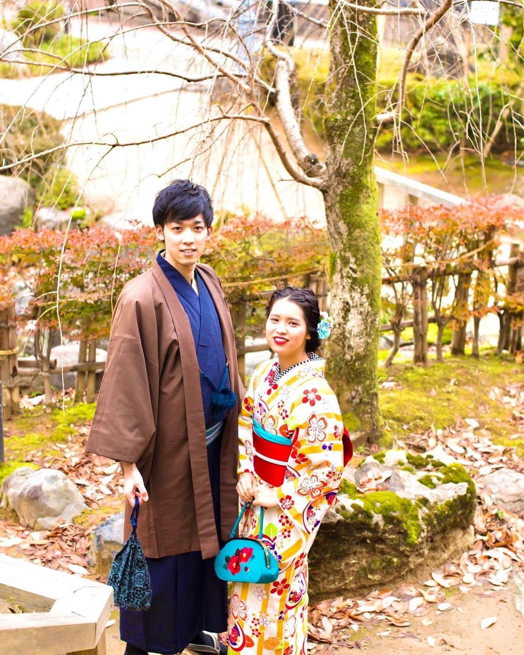 金沢着物レンタルshop心結〜kokoyui〜のインスタグラム：「水色の髪飾り、帯揚げ、バックが差し色になっていてとっても可愛いですね👘💕 .  　 #金沢観光 #金沢着物 #金沢ランチ #金沢グルメ #撮影 #兼六園 #東茶屋街 #21世紀美術館 #着物ヘア #ヘアセット #和服 #着物 #レトロ着物 #アンティーク着物 #着物女子 #着物コーディネート#きもの  #kimono #kimonorental #kimonostyle #kimonogirl #japanesekimono #和服體驗  -----*----*------*-----*----*-------- @kokoyui_kimono  ⚫︎金沢駅前 着物レンタル心結(ここゆい)  ⚫︎営業時間 : 9:00〜18:00 ⚫︎address : 金沢市本町1-3-39 ⚫︎tell : 076-221-7799 ⚫︎金沢駅から徒歩5分  ⚫︎コインパーキング補助  @kokoyui_furisode #成人式 #卒業式 #振袖 #結婚式 @kokoyui753 #お宮参り#七五三」