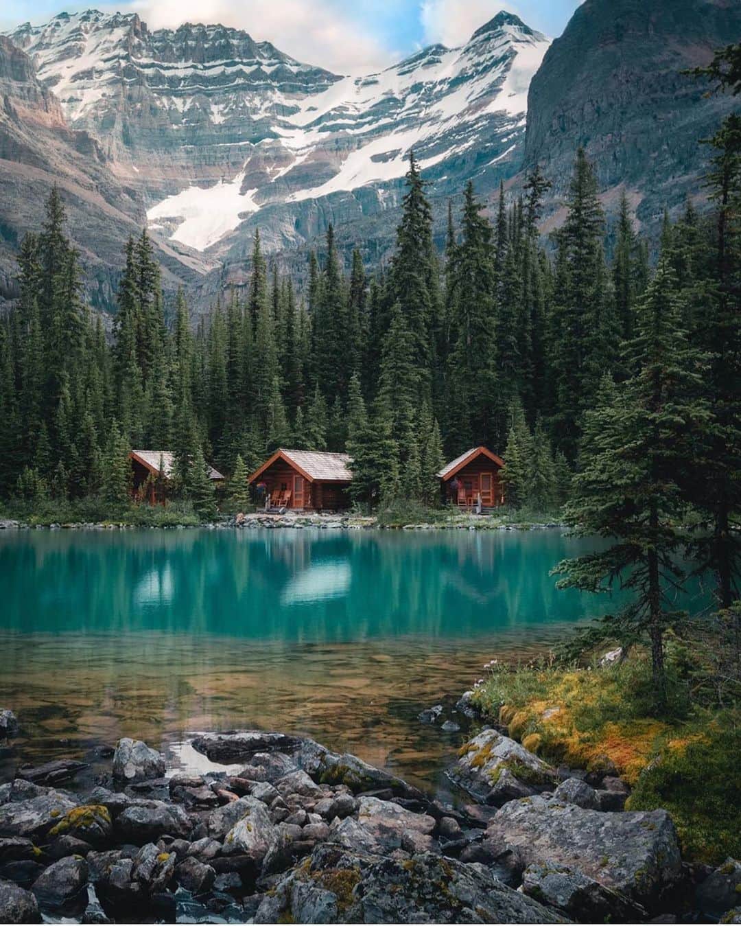 FOLKのインスタグラム：「There is just something about Canada man. It’s beautiful. Photo by @jamieout」