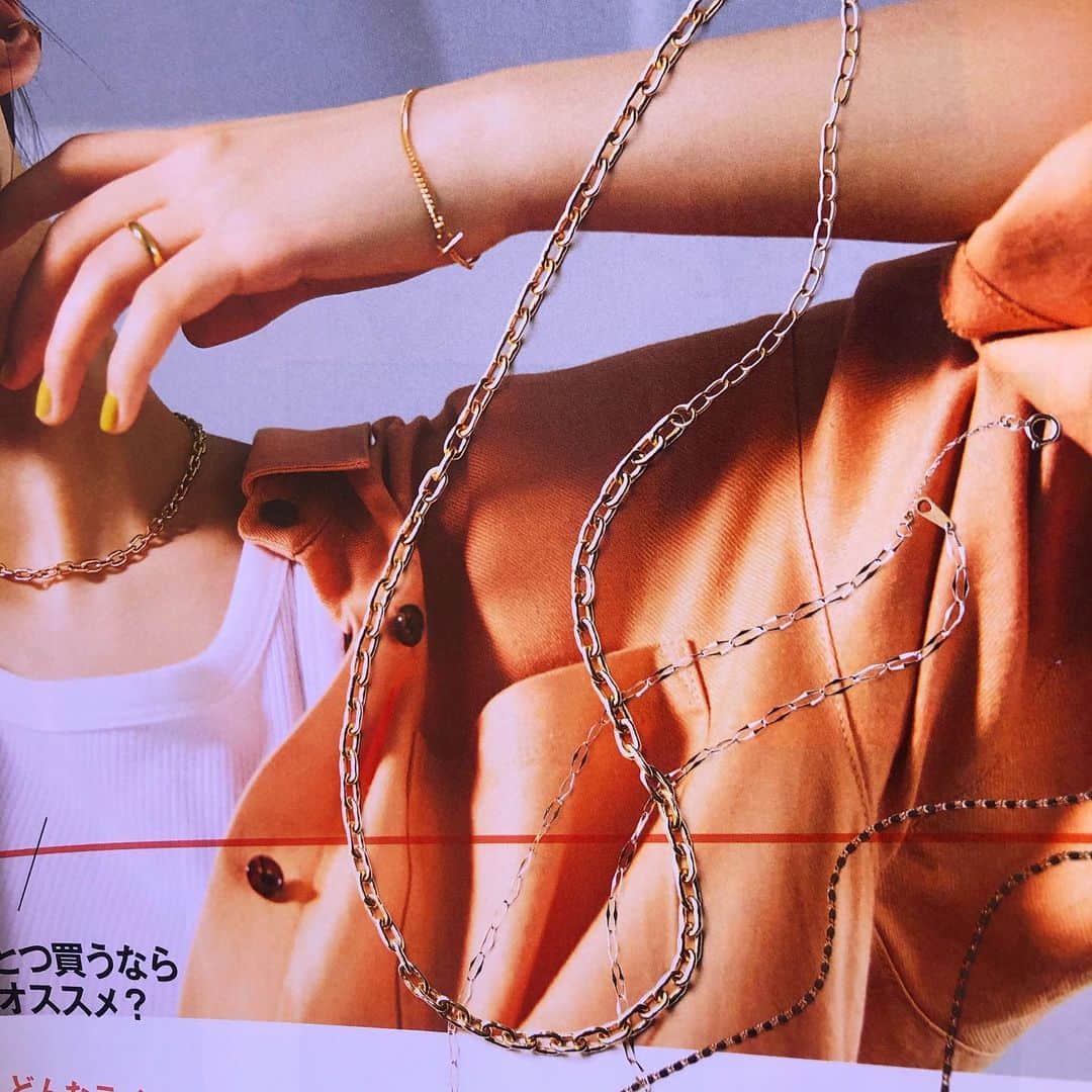 Jack Of All Tradesさんのインスタグラム写真 - (Jack Of All TradesInstagram)「🍊 🎗 Thank you @jj_official_jj ⠀ ⠀ Necklace: @templeofthesunjewellery ⠀ ⠀ Contact ☞ @jack_joat ⠀ #templeofthesunjewellery #goldjewelry #necklace #repost @jj_official_jj ・・・ 【JJ 2020 August issue】「夏のオシャレ見えはアクセにかかってる！」企画﻿ ﻿ 今年のアクセはゴールドが◎﻿ どんなテイストにも合わせやすいチェーンネックレスはこの夏のヘビロテアイテムに♡﻿ ﻿ #JJ8月号 #アクセ #ゴールドアクセ #夏アクセ #チェーンネックレス #小山ティナ」7月3日 11時27分 - jack_joat