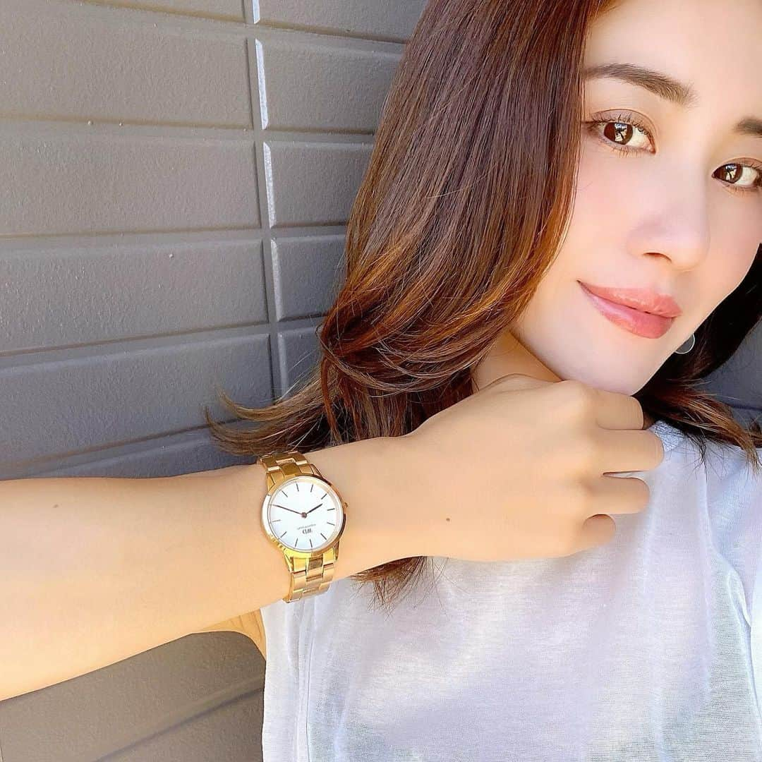 Ayaさんのインスタグラム写真 - (AyaInstagram)「おにゅ⌚️✨ 　@danielwellington   夏になると時計が欲しくなる☺️ ゴールドやっぱり可愛いなぁ🤎 . 指輪も一緒にget💍  腕時計とアクセサリーまたは ストラップの購入で20%OFFやった🥰 . . 💠クーポンコード　ayft （2020/8/25まで有効です） 良かったら使ってね😉☺️ #ダニエルウェリントン#danielwellington#dwサマー#PR」7月3日 11時37分 - aya__fit