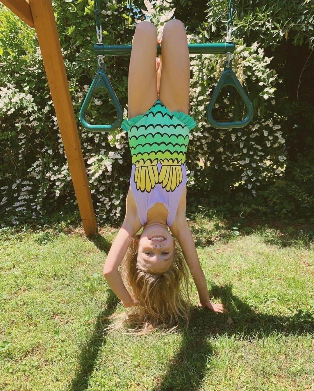 I.T IS INSPIRATIONさんのインスタグラム写真 - (I.T IS INSPIRATIONInstagram)「Handstands are believed to be the most efficient way to turn a frown upside down 🙃 - The #Stellakids swimwear is made with recycled materials and now available at I.T MINI. I.T MINI 📍1/F, 1 Hysan Avenue - @i.tmini @stellakids @stellamccartney #ITHK #ITisInspiration #ITMini #kidswear #stellamccartney #swimsuit #upsidedown」7月3日 11時43分 - ithk