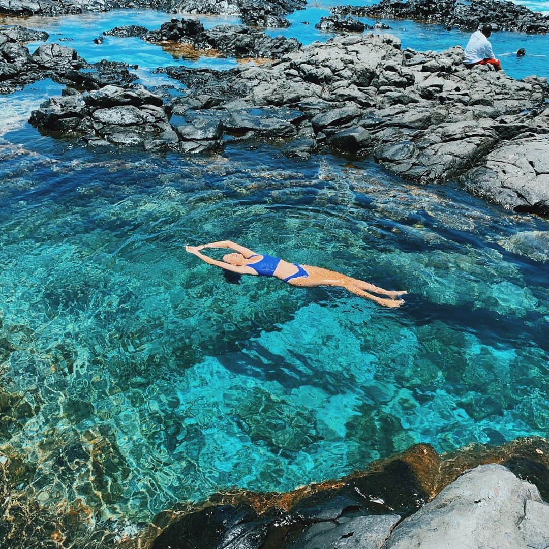 アリッサ ウーテンのインスタグラム：「My favorite place to be 💦」