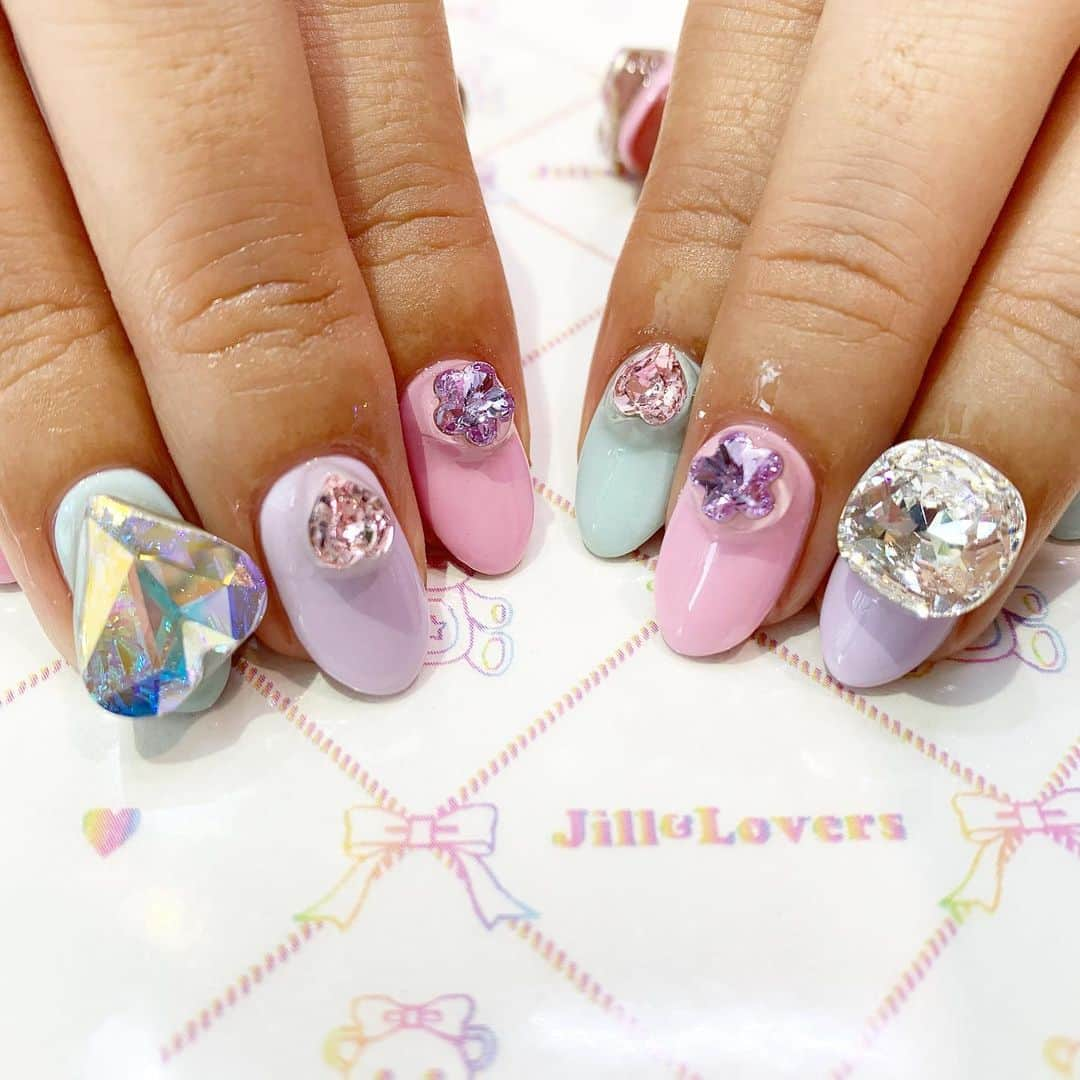 Jill&Loversさんのインスタグラム写真 - (Jill&LoversInstagram)「💎  #jillandlovers #nail #nailart #paragel #gelneil#gel #ネイル #ネイルアート #me #look #love #かわいい」7月3日 12時14分 - jillandlovers