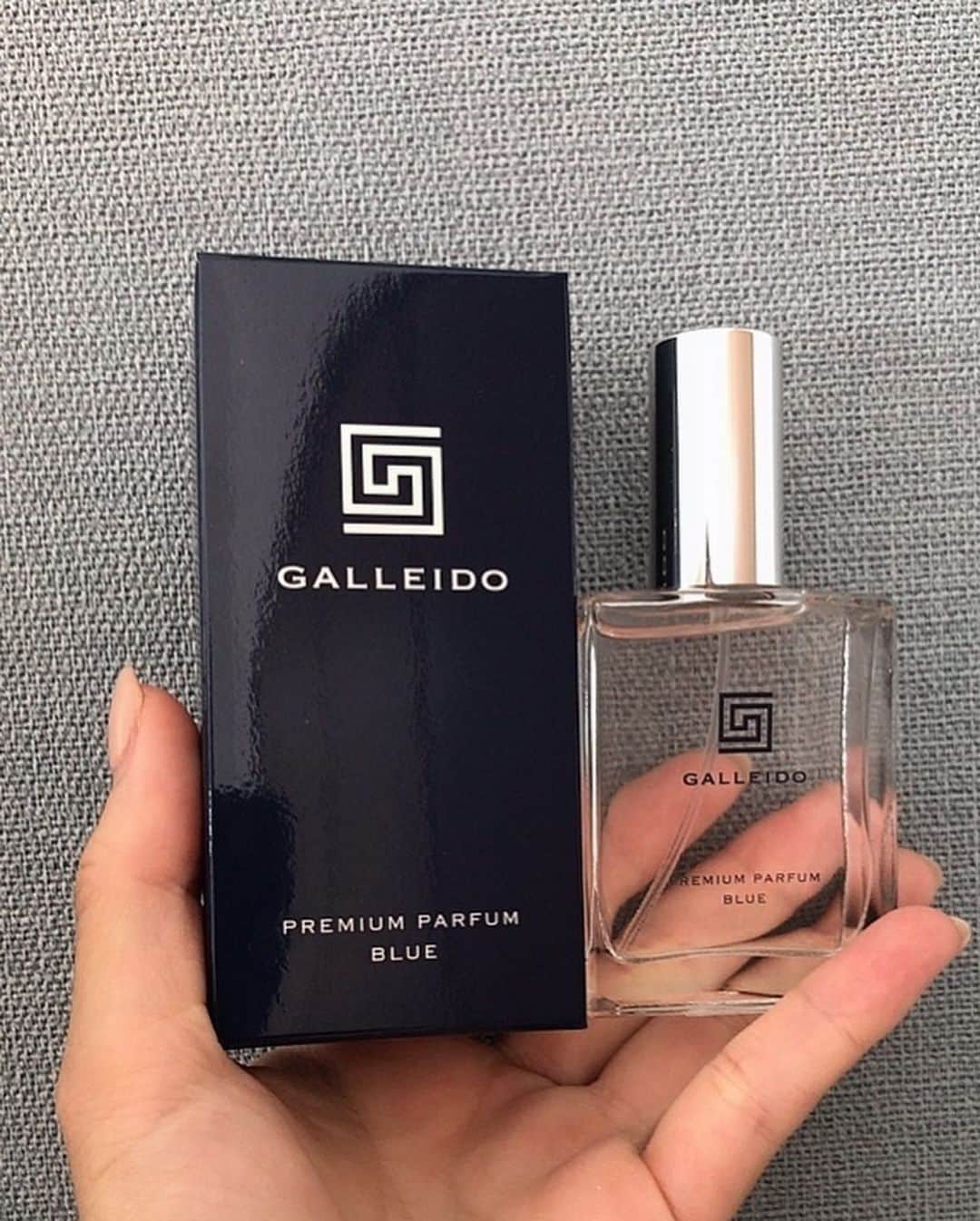 mahoさんのインスタグラム写真 - (mahoInstagram)「(*´꒳`*)🌸横にスワイプしてね👉 。 かなり人気の#メンズ#香水　…！ 。 #galleido @galleido_official  の#香水 だよ❤️ 。 。 #通販サイト にて在庫切れによる 販売休止に至るほどの… 人気アイテムメンズ用フェロモン香水「ガレイドプレミアムパルファム」に続き、新製品「ガレイドプレミアムパルファム ブルー」が発売！ 。 。 めちゃ爽やかな香りで… いい香り👍 。 。 彼氏や男性の#プレゼント　にも 喜ばれそう🧸❤️ 。 。 。 URLとハイライトにまた詳しく 貼っとくので見てね！ 。 。 。 。 。 。 。 。 。 。 。 。 。 。 #galleido#ガレイド#メンズコスメ#メンズファッション#cosmetics#美活#香り #fashion#shooting#fashionmodel  #ootd#コーデ#休日#肉#たこ焼き#美容液 #トレーニング#gym#格闘技#workout#パーソナルトレーニング  #美容#アディクシーカラー#食べ歩き#ハイフ #東京」7月3日 12時19分 - i.0ff1cia1._.m.ah.0