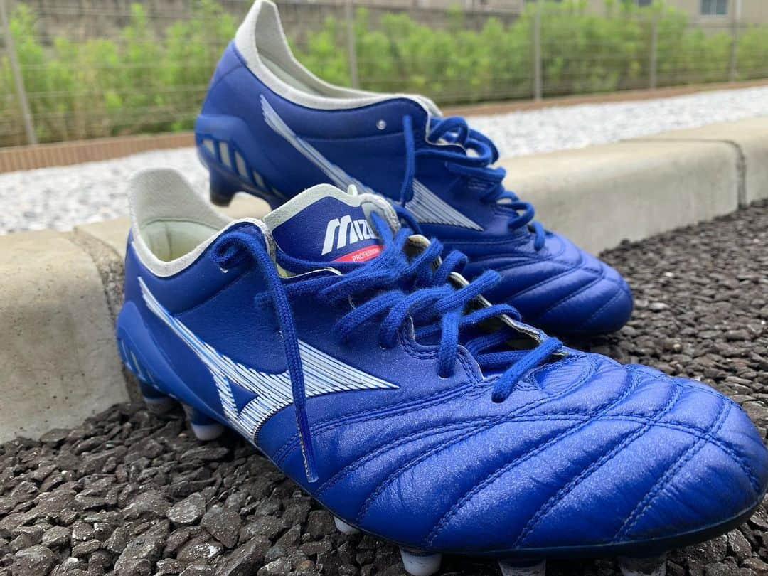 近賀ゆかりさんのインスタグラム写真 - (近賀ゆかりInstagram)「New boots. And We are @mizunofootball  family of @orcakamogawafc  #mizuno  #football」7月3日 12時27分 - kingayukari2