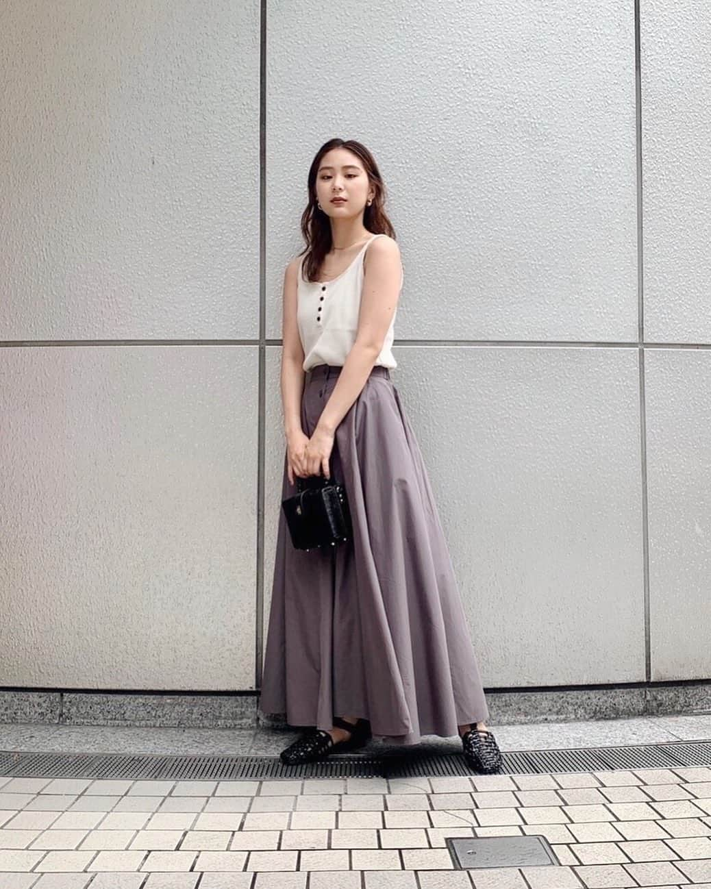 MOUSSY SNAPさんのインスタグラム写真 - (MOUSSY SNAPInstagram)「#MOUSSYSNAP @erika_mtzk 162cm ㅤㅤㅤㅤㅤㅤㅤㅤㅤㅤㅤㅤㅤ FLARE SKIRT(010DS330-2960) HENRY NECK TANK TOP(010DS380-0760) #MOUSSYCapsuleCollection  #MOUSSY_CC TINY RATTAN BAG(010DSH51-1960) WEAVE FLAT SHOES(010DSS52-1570) ㅤㅤㅤㅤㅤㅤㅤㅤㅤㅤㅤㅤㅤ #MOUSSY」7月3日 12時30分 - moussysnap