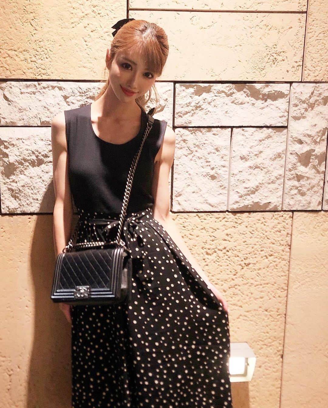 のインスタグラム：「Roomy’s×丸山慧子ちゃんのコラボワンピースが発売されたよー👗💕 普段遣いからお出かけまで重宝できるドットワンピ可愛い🤤 コラボ初発売を記念して7/3(金)のみRoomy’s WEB STOREのRoomy’sの商品が¥1,000 OFFになります📣 是非Roomy's @roomys_official も彗子ちゃん @keiko.423 もチェックしてみてね💋 @keiko.423 @roomys_official #roomys #roomys_style」