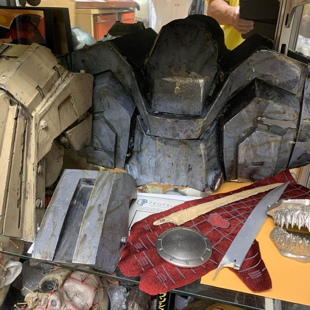 なべやかんさんのインスタグラム写真 - (なべやかんInstagram)「マーベルコレクション  #特撮映画 #映画小道具 #prop #props #screenusedmovieprop #ウルヴァリン #アイアンマン #ハマー #スパイダーマン #ヴェノム #マイティソー #screenusedmovieprops  #オモ写 #marvel #マーベル #アメコミ #ハリウッド #ハリウッド映画 #特撮 #コレクション #特撮ヒーロー #なべやかん #なべやかんコレクション」7月3日 13時10分 - yakan_nabe