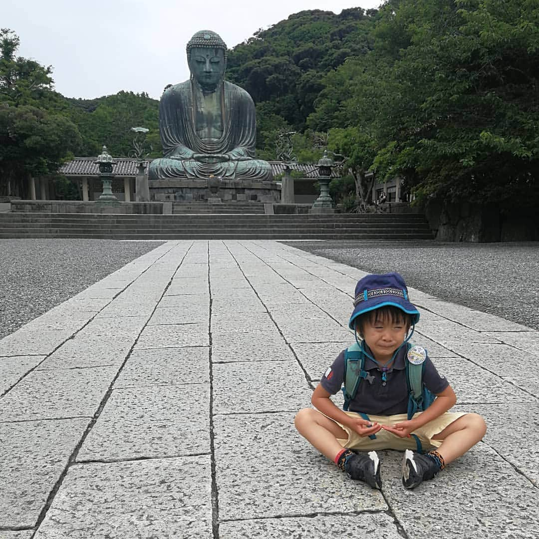 清野紗耶香さんのインスタグラム写真 - (清野紗耶香Instagram)「#鎌倉の大仏 様の真似をしてる😂 . . #鎌倉 #大仏様#貸し切り状態 🤪こんなの通常じゃあり得ない #5歳 #5歳4ヶ月#まめちょびん #こどものいる暮らし #はいチーズ #男の子ママ #ママライフカメラ #キップキップ #oyabakabu  #kids_japan #ig_kids  #ママリ#キズナ #hugkum #コドモダカラ #子育てぐらむ  #コドモノ#comona  #mamanoko  #ikumama  #子供とお出かけ部 #ママタス #コズレ#瞬足」7月3日 13時44分 - seino_sayaka