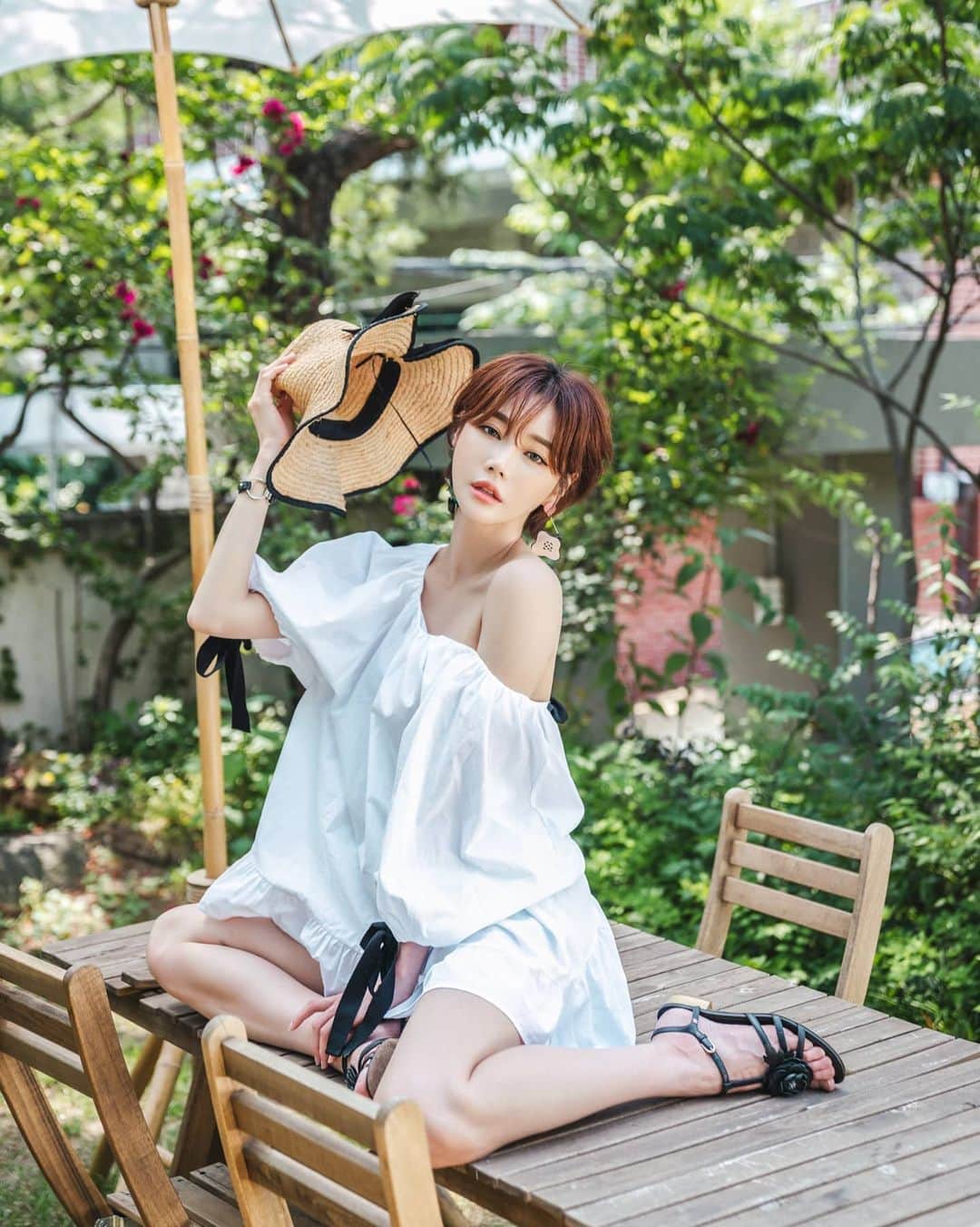 Han Ga Eunさんのインスタグラム写真 - (Han Ga EunInstagram)「🌿🌻🌻🌻 역대최고로 바쁨.... photo  @koheepark」7月3日 13時58分 - gaeungbebe