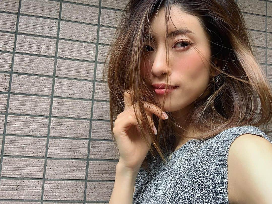 柳めぐみさんのインスタグラム写真 - (柳めぐみInstagram)「. . 雨嫌い💔 でも夜のシトシト降る静かな雨とか、雨上がりの土の匂いは好き。 . #お出かけ #雨の日 #靴いつも迷う #みんなは雨の日何履くの？ #梅雨 #雨嫌い #金曜日 #一週間お疲れ様でした」7月3日 14時46分 - yanameguchan