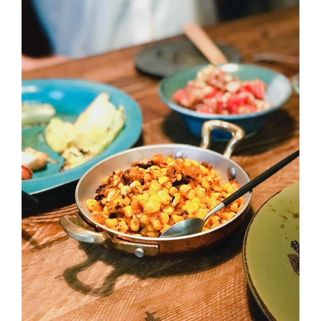 高山都さんのインスタグラム写真 - (高山都Instagram)「撮影後に、試作を色々出しつつの居酒屋みやちゃんスタイル。 何本飲んだっけなw 気のおけない仲間と作品作りして、ワイワイ笑ってご飯できるって、数ヶ月ぶりの幸せだったな。 どれも好評で嬉しい！！ #みやれゴハン」7月4日 0時49分 - miyare38