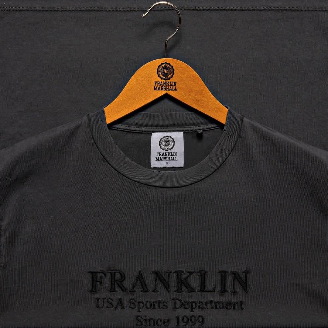 フランクリン&マーシャルのインスタグラム：「FRANKLIN & MARSHALL  SS2020 COLLECTION   Details matter	  #franklinandmarshall #newcollection #ss20 #tshirt」