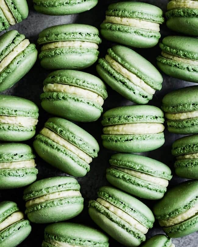 Matchæologist®さんのインスタグラム写真 - (Matchæologist®Instagram)「Raise your hand if you’d like to devour 😋 ALL of these mouth-watering #Macarons with #Mango #Buttercream Filling 🌿🍪 created by @snixykitchen!  . If you’d like to give it a try and prepare this at home, please visit @snixykitchen’s blog for the full recipe. . Our Midori™ Matcha is the perfect choice when you are looking for something to add a twist to your culinary creations – it gives a delicious taste and a beautiful colour to your favourite recipes! . Don’t forget to share a capture of your matcha creations with us by tagging @Matchaeologist #MatchaCreations! . 👉 Click the link in our bio @Matchaeologist . Matchæologist® #Matchaeologist Matchaeologist.com」7月4日 1時08分 - matchaeologist
