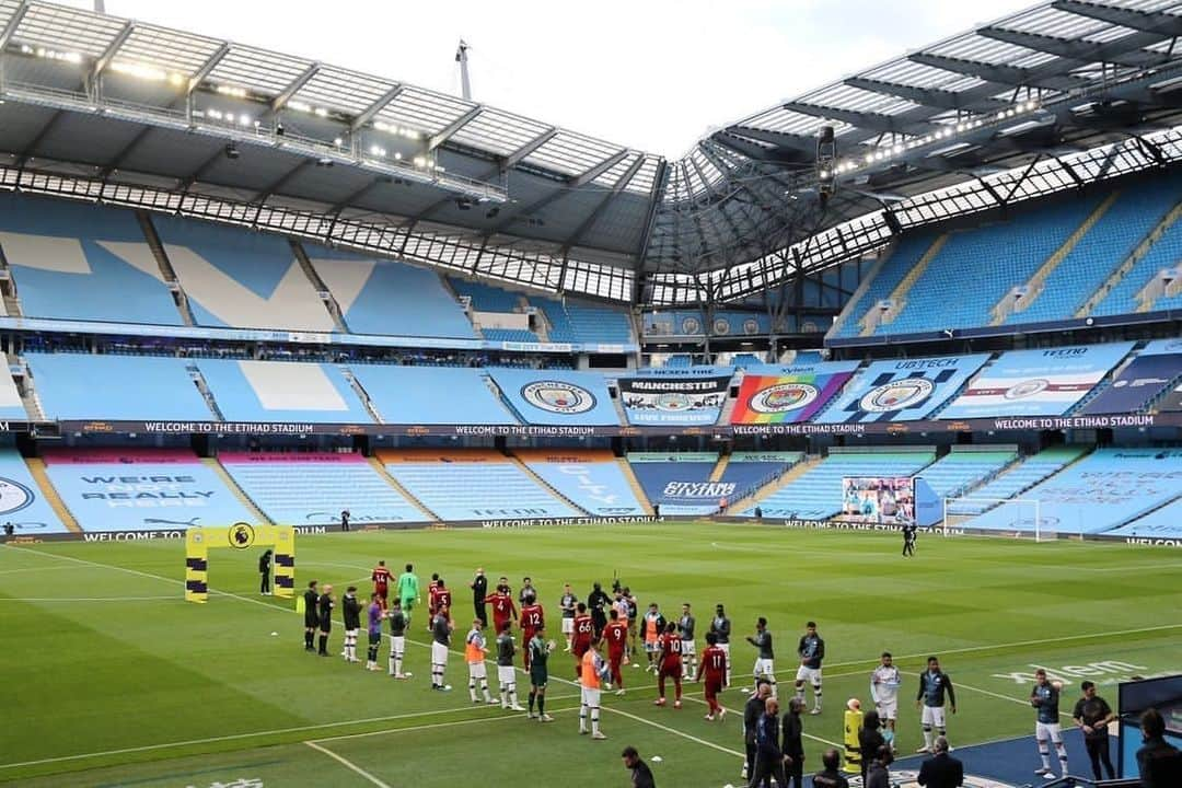 トレント・アレクサンダー＝アーノルドさんのインスタグラム写真 - (トレント・アレクサンダー＝アーノルドInstagram)「Liverpool FC receiving a guard of honour from Manchester City (02-07-2020) 🔴📷: Matt McNulty for Manchester City 🔴 @trentarnold66 🔴  Tags ignore: #trentarnold #TAA66 #team66 #trentalexanderarnold #team66 #trentalexander  #milner #hendo #gerrard #benwoodburn #liverpool #lfc #salah #mane #firmino #robertson #vandijk #emrecan  #chamberlain #aoc #lallana #matip #lovren  #moreno #football  #l4l #f4f #lfl #lovelfc」7月3日 17時22分 - trentaa66