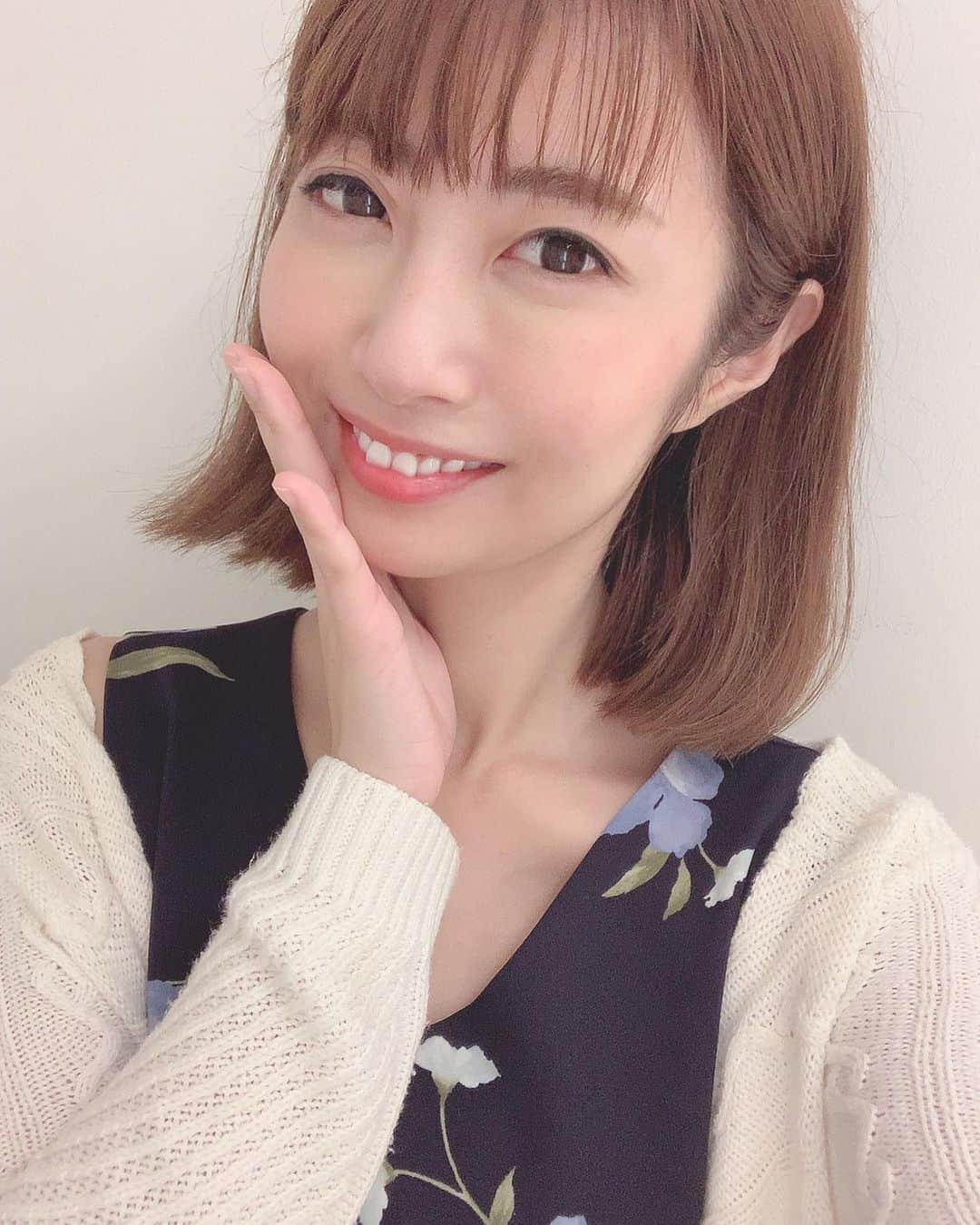 古川真奈美さんのインスタグラム写真 - (古川真奈美Instagram)「.﻿ .﻿ . ﻿ 先日、恵比寿駅すぐの恵比寿美容クリニックさん @ebisu_beauty_clinic でクマ治療をしてきました🐻﻿ ﻿ はい、、﻿ 私の悩みであるクマです…😨😨﻿ 昔っからどんなに寝ても、まなみん寝てないの？とか疲れてない？っと常日頃から言われるのです、、、笑﻿ ﻿ こんなに元気なのに(´･_･`)﻿ ﻿ ということで、﻿ 西田先生 @dr.nishida に悩みを伝えて、施術をしていただきました！﻿ ﻿ ﻿ 初めてのクマ治療🌸﻿ 一回でもだいぶ薄くなりました👏🏻✨﻿ 素晴らしい！！！﻿ しかし、わたくしのクマはかなりしぶといのです。。﻿ 何回か通ってクマ退治します🧸﻿ ﻿ ﻿ いつか疲れてない顔に生まれ変わりたい。笑﻿ クマ退治といい、シワ退治といい…﻿ 敵がいっぱいおりすぎる👿ww﻿ ﻿ ﻿ ﻿西田先生 ありがとうございました😊﻿ ﻿ ﻿ ﻿ #恵比寿美容クリニック #クマ治療 #クマ﻿ #美容クリニック﻿ #instalike #instamood  #ootd #东京 #扎心了﻿ #ow #맞팔 #instapic  #팔로우미 #instaphoto #instagravure #girl #follow #followme  #gravure #グラビア#japanesegirl  #selfies  #インスタグラビア」7月3日 17時16分 - mana_0619