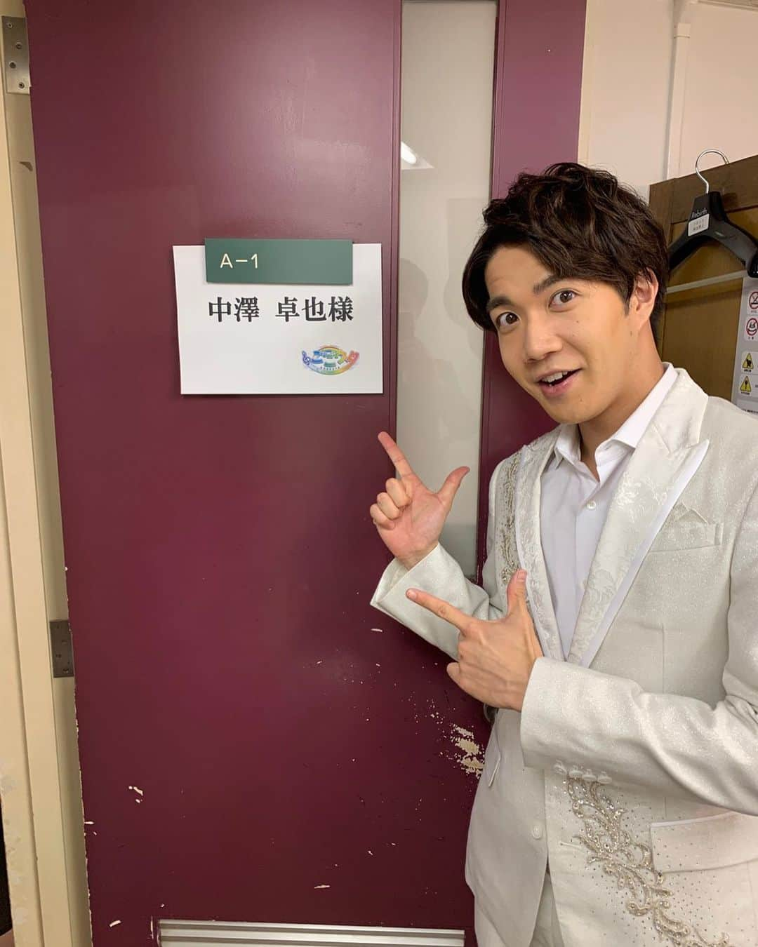 中澤卓也さんのインスタグラム写真 - (中澤卓也Instagram)「今日はNHKさん「ごごウタ」の収録へ！ソーシャルディスタンスと感染対策を施したスタジオ、スタッフの皆さんに感謝です✨「北のたずね人」を歌わせていただきました、放送をお楽しみに🥺👍 #nhk #ごごウタ #テレビ収録 #ソーシャルディスタンス #感染対策 #感謝 #放送お楽しみに #日本クラウン #北のたずね人 #中澤卓也」7月3日 17時25分 - takuya_nakazawa.118