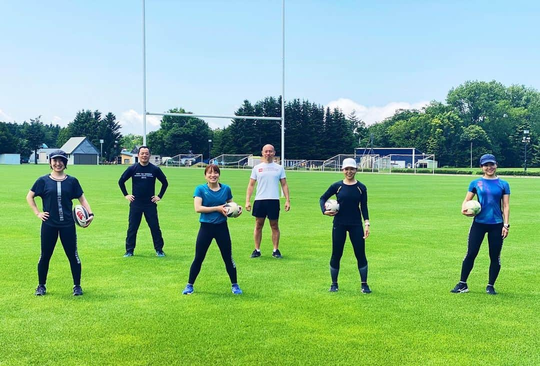 吉田知那美さんのインスタグラム写真 - (吉田知那美Instagram)「Let’s TRY. All attitude for team. #rugby ・ 今日の午前中は立派なラグビーグラウンドをお借りしてラグビーを体験させてもらいました。 ラグビー選手のみなさん、本当に尊敬します。 早く選手のみなさんが、オホーツク合宿に戻って来てくれますように🏉🦀🦐🌽🧅🥔🍈🍉🍦♨️ グラウンド温めて待ってます。 All attitude for team！ #アンディオールからの #スクラム ・ ・ #rugby #curling #abashiri #ラグビー #カーリング #網走 #オホーツクール #ロコソラーレ」7月3日 17時32分 - chinami1991