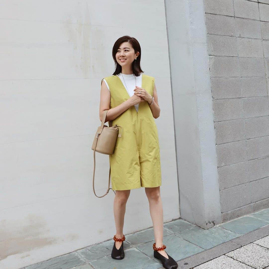 のインスタグラム：「. back tuck rompers💛 . YELもいいよね🕊 . . #MACHATT #ootd #結局2色買い #jilsander」