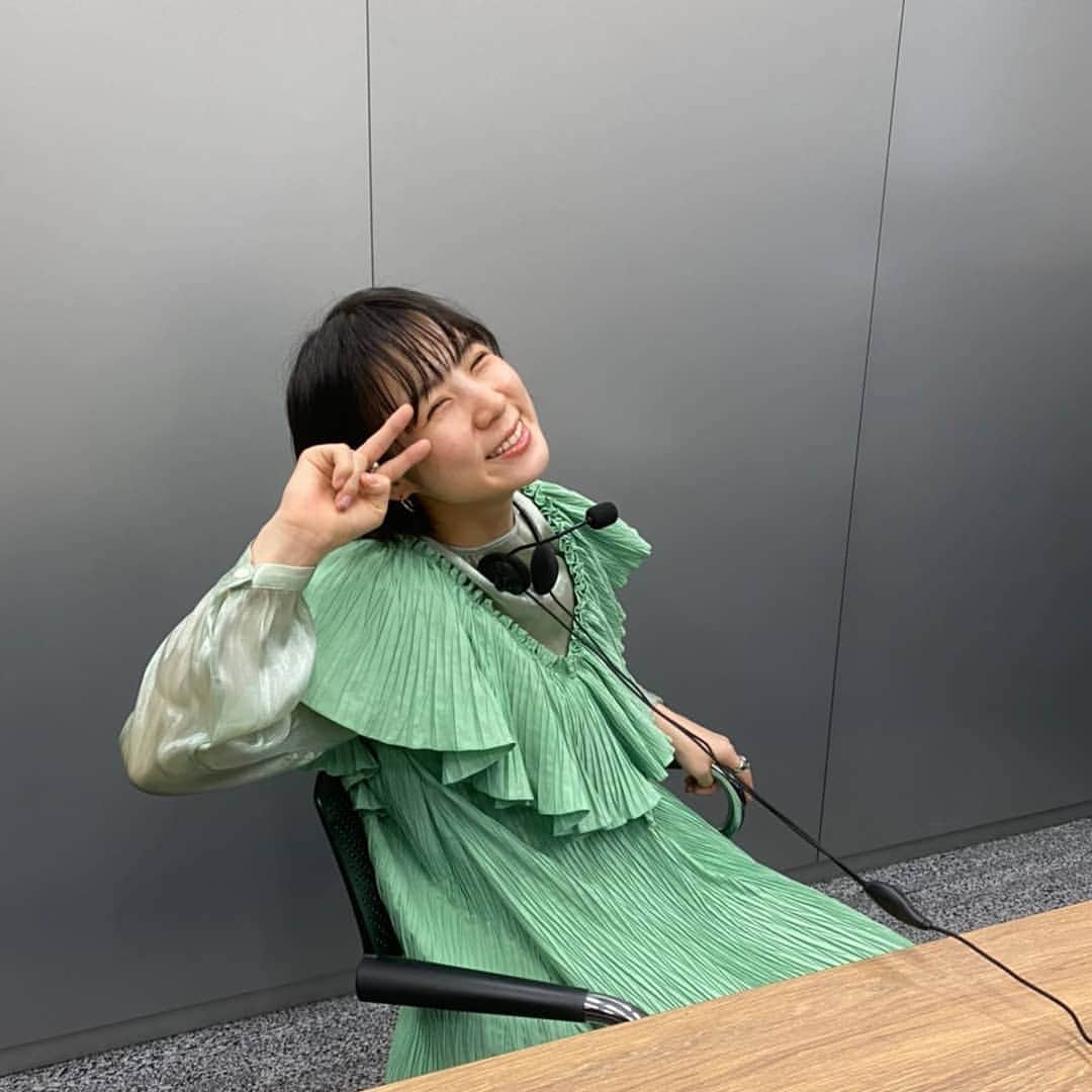 のインスタグラム：「ニコーーーーーーー✌️😆✨✨✨✨  #吉本坂46 #RED #光永 #オンライン #個別トーク会 #緑 #グリーンコーデ #リモート映え」