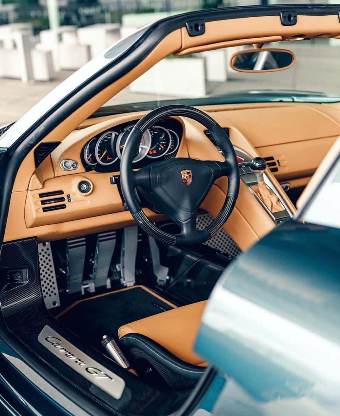 WATCHMANIAさんのインスタグラム写真 - (WATCHMANIAInstagram)「Interior goals at its best. #carreragt #porsche #porschecarrera #porschecarreragt   @pamocars」7月3日 17時42分 - watchmania