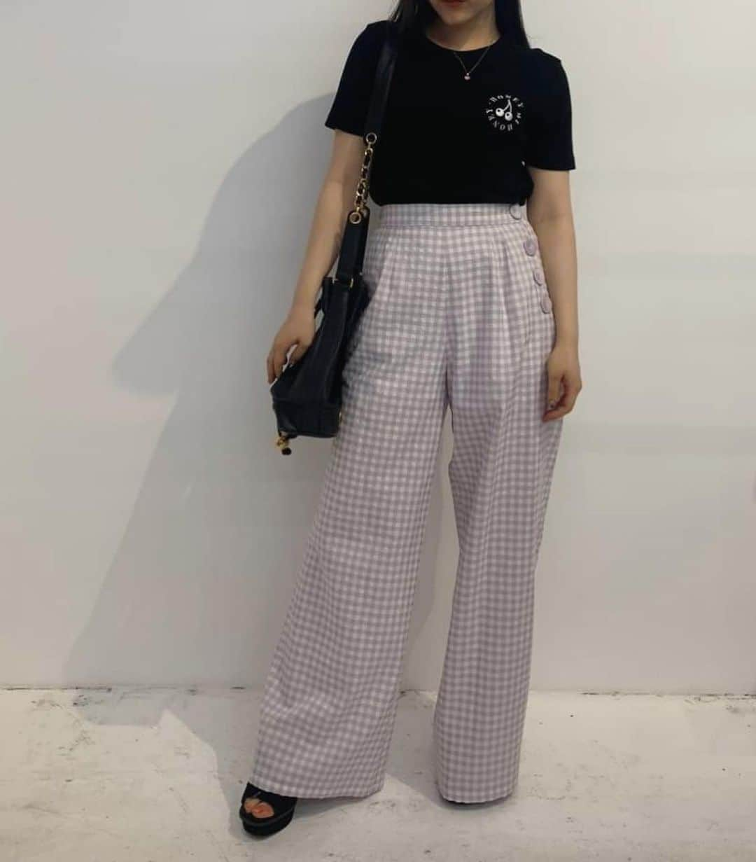 HONEY MI HONEY OFFICIALさんのインスタグラム写真 - (HONEY MI HONEY OFFICIALInstagram)「gingham check🌷  ginghamcheck widepants ¥18,000→¥12,600 30%OFF freesize  lavender ONLY💜 .  @honeymihoney_official @honeymihoney_style  #HONEYMIHONEY #表参道 #原宿 #心斎橋 #时尚 #我的最愛 #ハニーミーハニー #tokyo #osaka #outfit #fashion #SALE」7月3日 17時57分 - honeymihoney_official