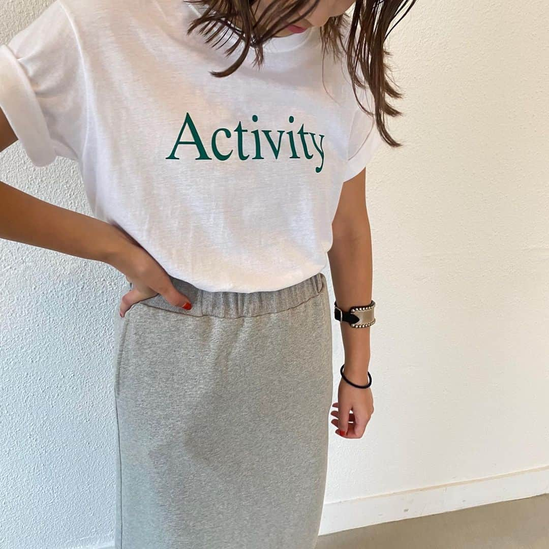 cocaさんのインスタグラム写真 - (cocaInstagram)「こんにちは🌞 . . . . 人気のロゴTシリーズから"Activity"Tシャツが再入荷👏👏👏 ARISAおすすめのカジュアルコーデでご紹介です🌈 . . 梅雨明けが楽しみですね🌞✨✨ . . . . ⬛︎Activity ロゴTシャツ 品番:02-200205006-01 ¥1,190+税 . ※スカート・バッグの販売時期は未定となっておりますのでご了承くださいませ🙇‍♀️ . 皆様良い週末をお過ごしください👋 . . #coca #coca_code #ootd #fashiongram #beer #activity #ロゴT」7月3日 17時57分 - coca_official_store