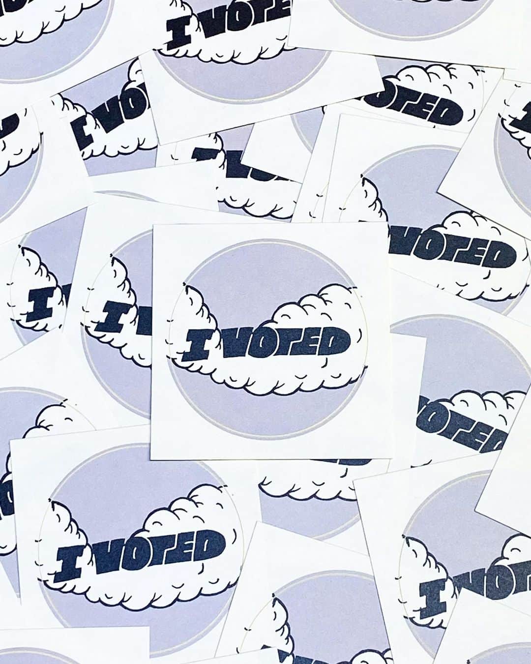 Sisterさんのインスタグラム写真 - (SisterInstagram)「#ivoted ステッカー配布しています✔️  #ivoted #ivotedjp #東京都知事選挙 #東京都知事選挙2020 #deadkebab」7月3日 18時15分 - sister_tokyo