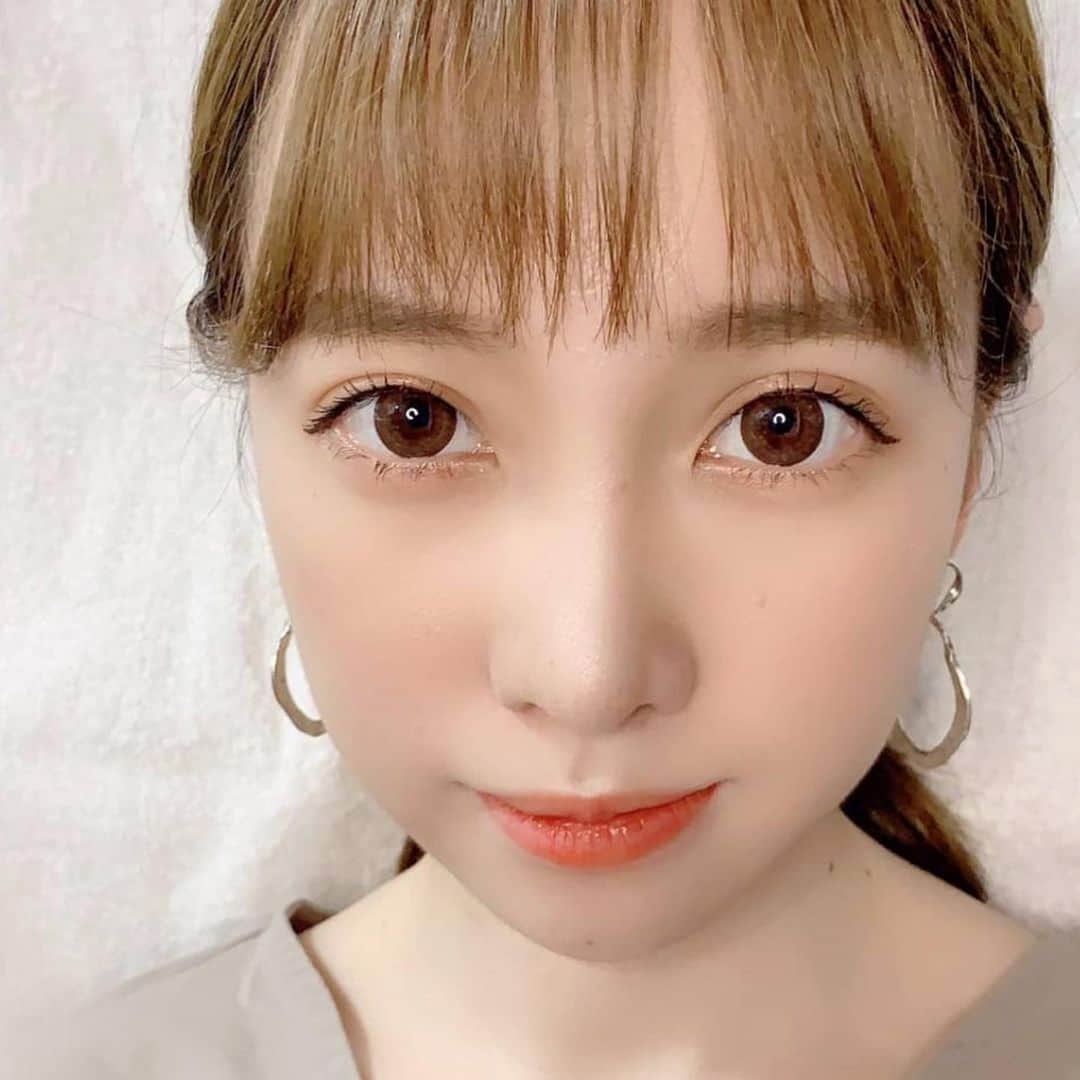Mew contactさんのインスタグラム写真 - (Mew contactInstagram)「フェリアモ エスプレッソ﻿ ﻿ 白石麻衣イメージモデルヾ(*´∀`*)ﾉ﻿ 今回は「エスプレッソ」をレポします！﻿ ﻿ 【スペック】﻿ DIA14.5mm/着色直径13.5mm﻿ ﻿ 【デザイン】﻿ 全体的にダークブラウンで自然な色味✨﻿ 内側はもう少し明るめなブラウン👀﻿ 少しギザギザしていて馴染みそう♪﻿ ﻿ 【実際に装着】﻿ 大きく自然なブラウンeyeに！﻿ くっきり真ん丸な瞳です(o^^o)！﻿ のっぺりせず立体感があって◎💕﻿ ﻿ 【全体の雰囲気】﻿ 離れてみてもナチュラルでいい感じ☺♡﻿ 控えめながらも存在感を感じます◎﻿ さすが“好印象を抱かれる瞳”ですね❤﻿ ﻿ ------------------------------------﻿ カラコン買うならMew contact！﻿ 詳細はプロフィールから！﻿ URLをチェックしてね🔍﻿ ------------------------------------﻿ ﻿ #JK #カラコン #カラーコンタクト #カラコンレポ #カラコン着画 #カラコン通販 #カラコンレビュー #mewcontact #ミューコンタクト #colorcontacts #自宅待機の過ごし方 #自宅待機 #카라콘 #白石麻衣 #컬러콘택트렌즈 #coloredcontactlenses #エスプレッソ #フェリアモ #おうち時間をもっと楽しく #モテカラコン #カラコン動画 #telework #乃木坂46 #JD #make #チョコカラー #컬러렌즈 #おうち時間 #可愛い #チョコ」7月3日 18時10分 - mewcontact