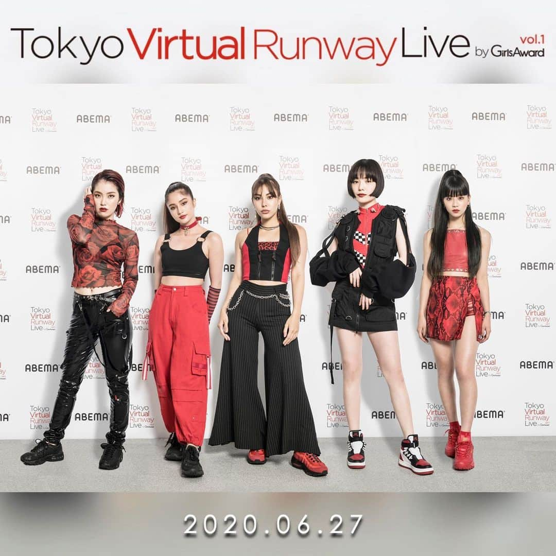 ガールズアワードさんのインスタグラム写真 - (ガールズアワードInstagram)「#史上初のCGファッションショー﻿ ＼ Tokyo Virtual Runway Live by #GirlsAward ／ ﻿  ソーシャルディスタンスを守って﻿ 特別に合成した集合写真を公開🎬✨﻿ ﻿ 🎤LIVE PERFORMANCE🎤﻿ ﻿ #FAKY @fakyjp  ﻿ ﻿ #TokyoVirtualRunwayLive﻿ #TokyoVirtualRunwayLivebyGirlsAward﻿ #アベマでCGランウェイ﻿ #アベマ﻿ #ガルアワ」7月3日 18時12分 - girlsaward_official