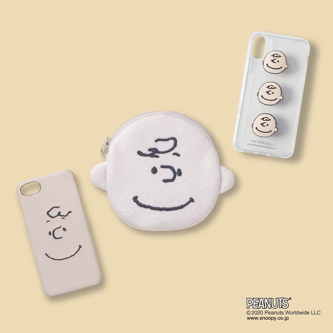 のインスタグラム：「別注PEANUTS®コレクション♡ 入荷するたびに完売してしまう、大人気のFace Pouch！！！ . 見ているだけでキュンキュンしちゃう、Faceデザインのポーチは Charlie Brown　　¥2,750 +tax. . 是非online storeを✔checkしてください♪♪ ©2020 PNTS . . #SMIRNASLI #サミールナスリ #PEANUTS #ピーナッツ #SNOOPY #スヌーピー #Bag #バッグ  #Purse #Pursebag #巾着バッグ #巾着 #recommend #recommenditem #white #Black  #monotone #Beige #ベージュ #natural #ナチュラル #2020 #2020ss #再入荷」