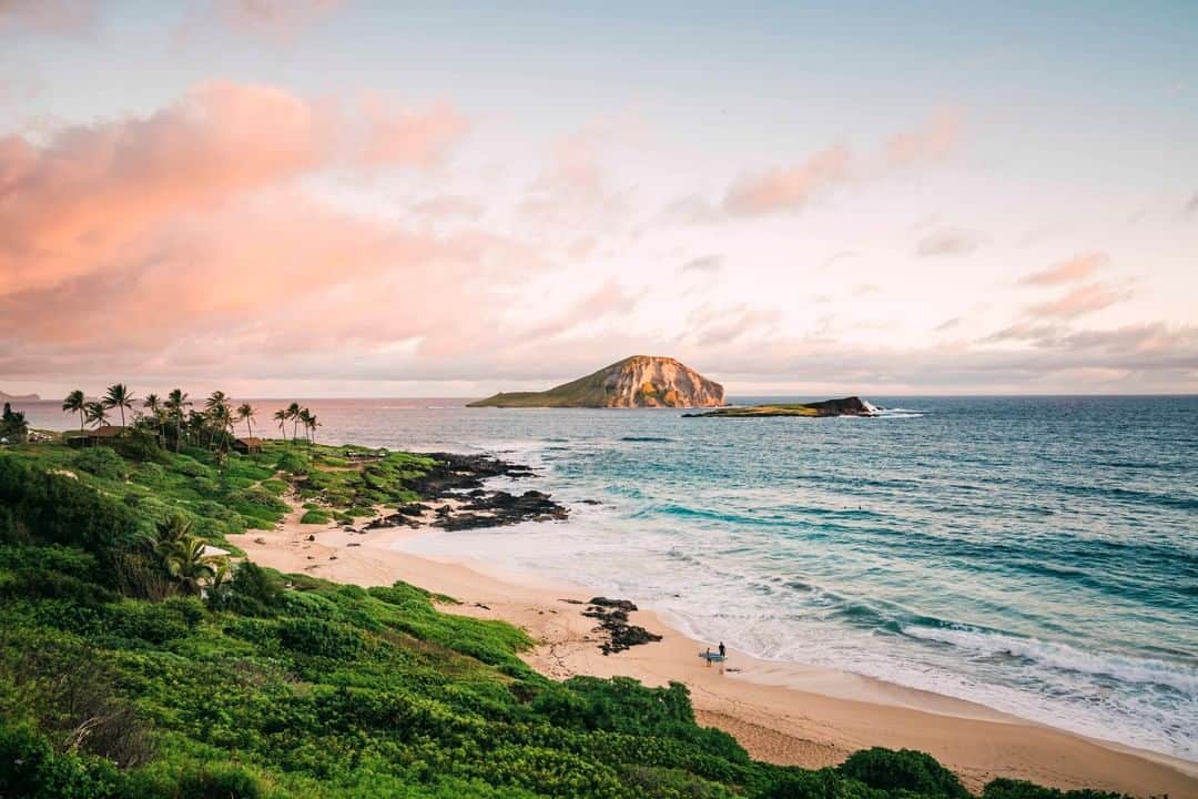 ハワイアン航空さんのインスタグラム写真 - (ハワイアン航空Instagram)「今週もお疲れ様でした。 #梅雨空 が続きますので、くれぐれも体調管理にはお気を付けください💜  ⠀ ⠀ 📷: @MMKwock⠀ 📍 East Honolulu, #オアフ島  #AlohaFriday #アロハフライデー #ハワイの風景 #ハワイ好きな人と繋がりたい #コロナウイルスが早く終息しますように」7月3日 18時30分 - hawaiianairlinesjp