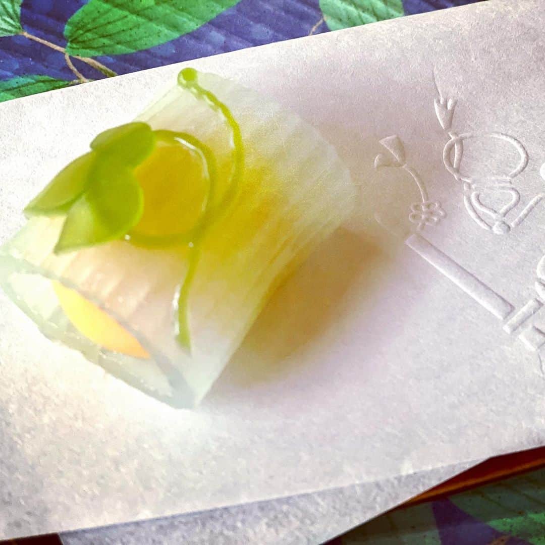 牛窪万里子さんのインスタグラム写真 - (牛窪万里子Instagram)「夏らしい涼しげな和菓子「すだれ」。 #和菓子 #すだれ #風月堂 #夏らしい涼しげな和菓子  #wagashi  #和菓子が好きな人と繋がりたい」7月3日 18時38分 - mariko_ushikubo