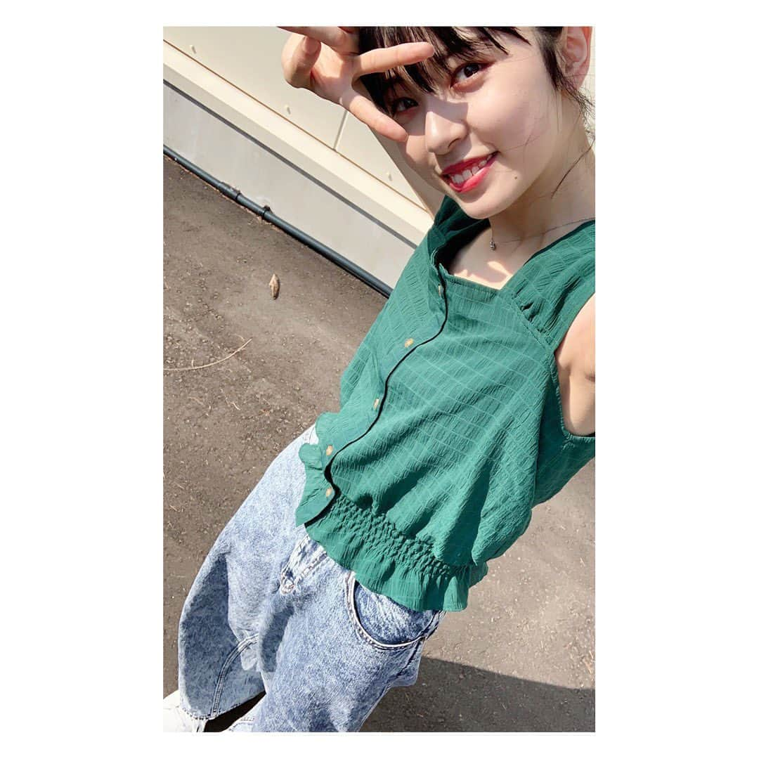 ジョナゴールドさんのインスタグラム写真 - (ジョナゴールドInstagram)「♥ 今日はとっても暑かったー☀️ ひと足早く夏服を着てみたよ💚 ・ そして全身うつる自撮り法を編み出したの😎 今日のファッション伝わるかしら😮？ ・ お外って気持ちいいね😊 ♥ #夏コーデ #夏 #summer #green #ringomusume #jonagold」7月3日 18時39分 - jonagold_0323