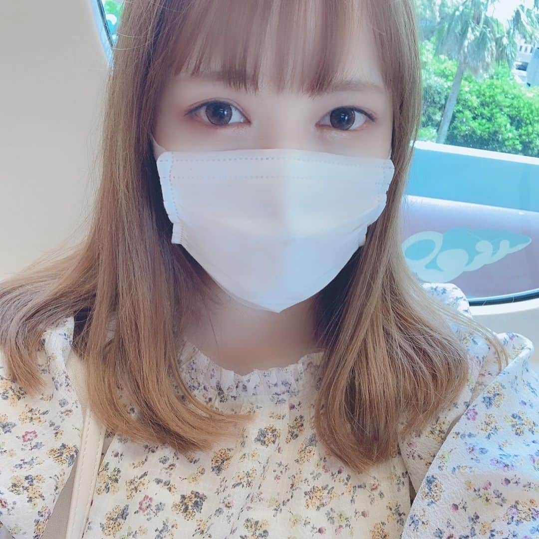 椎名あつみのインスタグラム：「ディズニー再開✨✨  ディズニーシー いってきました（ ; ; ）💕💕  大好きなディズニー🥰💕💕 本当にたくさんのありがとう✨  ようやく ソアリンにものれた！！ いまパークで1番すきな アトラクションになったよ🥰🥰 フィルハーとまようけど🥺  YouTubeに動画アップしました✨  はやく、はやく、 また踊ってるミッキーに あえますように。。☺️  #ディズニー  #ディズニーシー  #ソアリン  #ディズニーコーデ  #シェリーメイ  #シェリーメイコーデ」