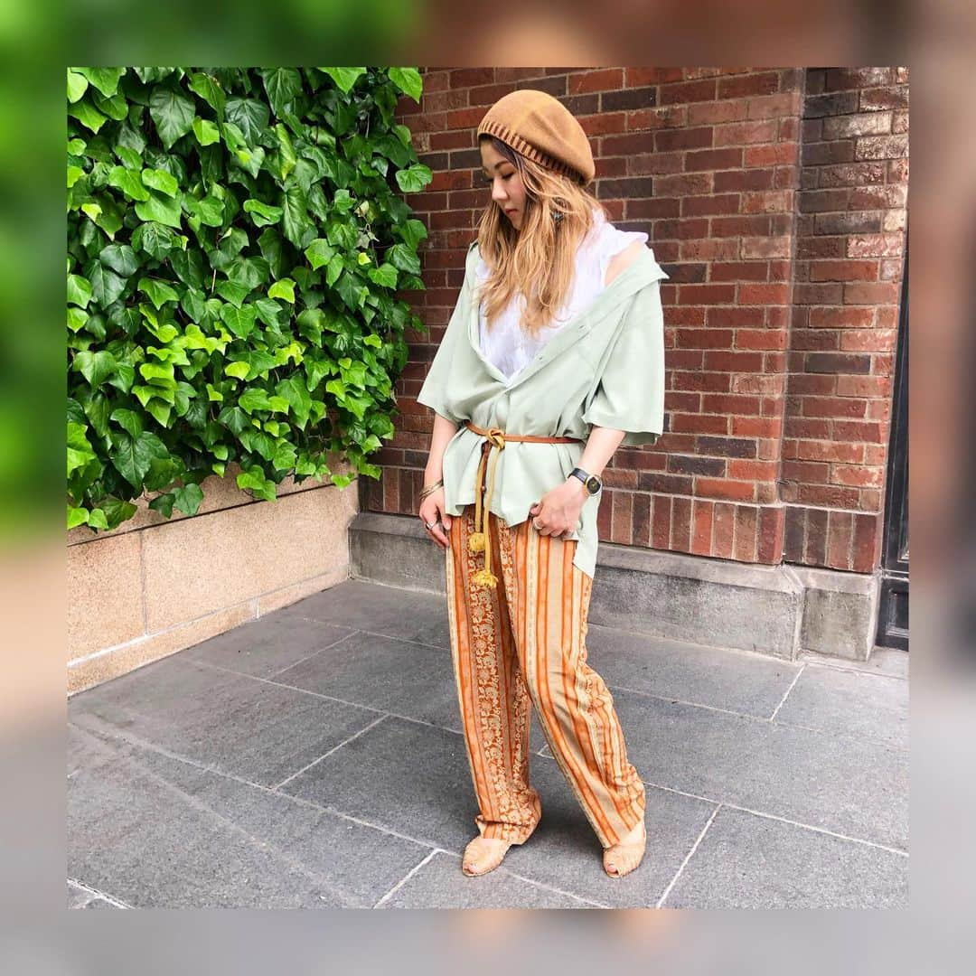 原宿シカゴさんのインスタグラム写真 - (原宿シカゴInstagram)「. . . #原宿シカゴ神宮前店﻿ #ccg_jin﻿  【Today's Pick up Code】  ﻿ Pants ¥2,900   Shirt¥1,900  🥕ルームパンツコーデ🥕  ゆったりしている為サラッと着れ涼しげなパンツです🩳  ルームパンツ沢山入荷しておりますので是非チェックしてみてくださいね✨  皆様のご来店心よりお待ちしております🙇‍♂️ ﻿﻿ ※﻿Priceはすべて税抜き価格になっております。﻿ 商品についてのご質問等は店頭スタッフにご気軽にお声掛け下さいませ。﻿ ﻿ ﻿ #原宿#原宿シカゴ#古着﻿ #古着屋巡り  #レトロ  #パンツ #柄パンツ #シャツコーデ #ルームパンツ  #古着女子#古着男子#フルジョ #fashionsnap #原宿古着﻿ #古着コーデ #古着屋巡り  #原宿#下北沢#吉祥寺#京都﻿ #harajuku#streetfashion ﻿#ootd #instagood  #tokyofashion #韓国ファッション #韓国コーデ #좋아요 #팔로우백 #팔로우미」7月3日 19時22分 - harajukuchicago_official