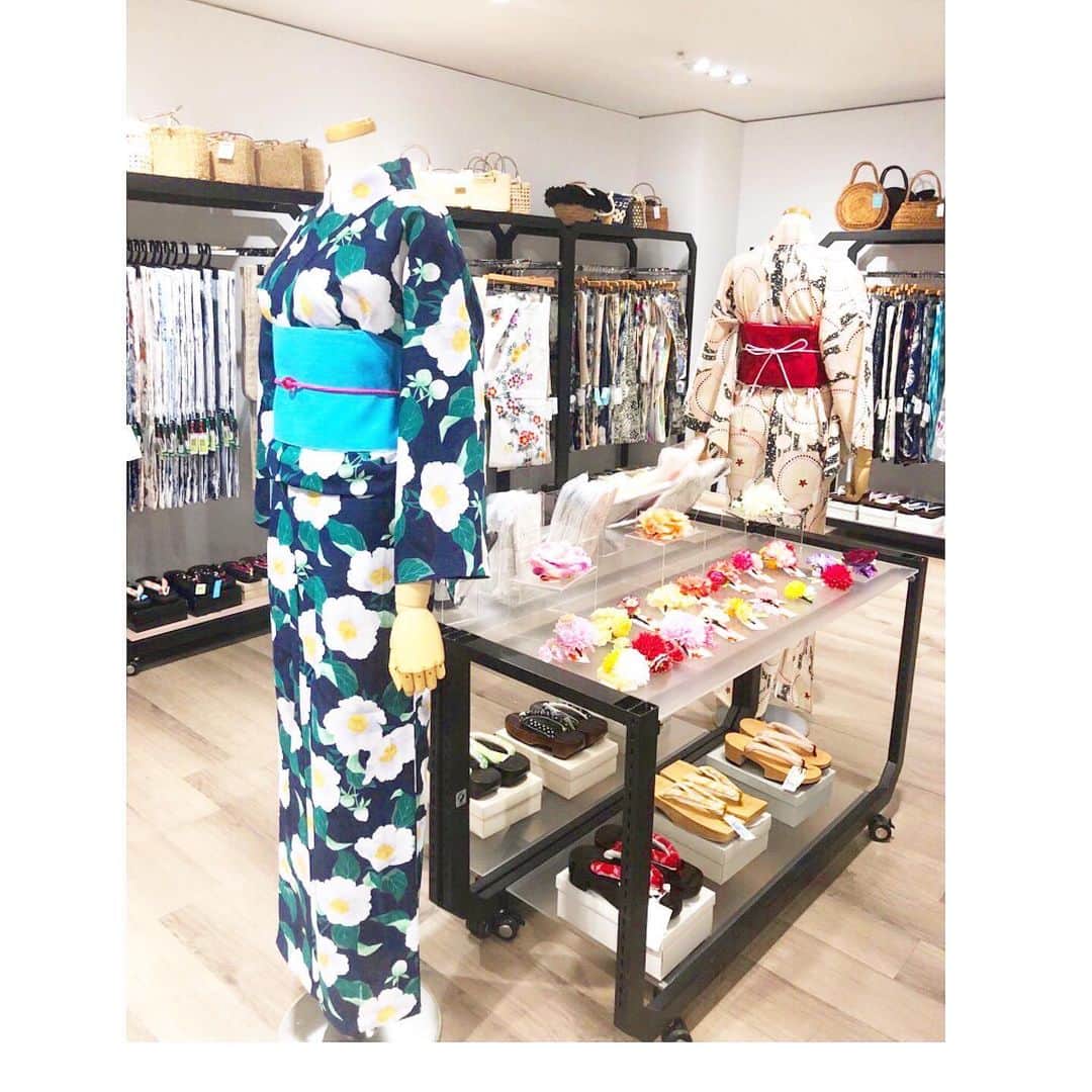 名古屋パルコさんのインスタグラム写真 - (名古屋パルコInstagram)「【LIMITED SHOP】「ゆかた limited shop by しゃら」が東館B1Fにて期間限定オープン！﻿ ﻿ モダンから古風まで、柄・色豊富に500点以上取り揃えております。﻿ 帯やかんざし、籠バッグなど小物も豊富にご用意﻿しております。 ﻿ ﻿ #しゃら #kimono #浴衣コーデ #夏コーデ  #浴衣デート #浴衣 #yukata #ゆかた #絞り浴衣 #帯結び #浴衣帯アレンジ #浴衣アレンジ #浴衣コーディネート #浴衣姿 #名古屋パルコ #名古屋PARCO #nagoyaparco #栄 #矢場町 #名古屋 ﻿ ﻿」7月3日 19時26分 - parco_nagoya_official
